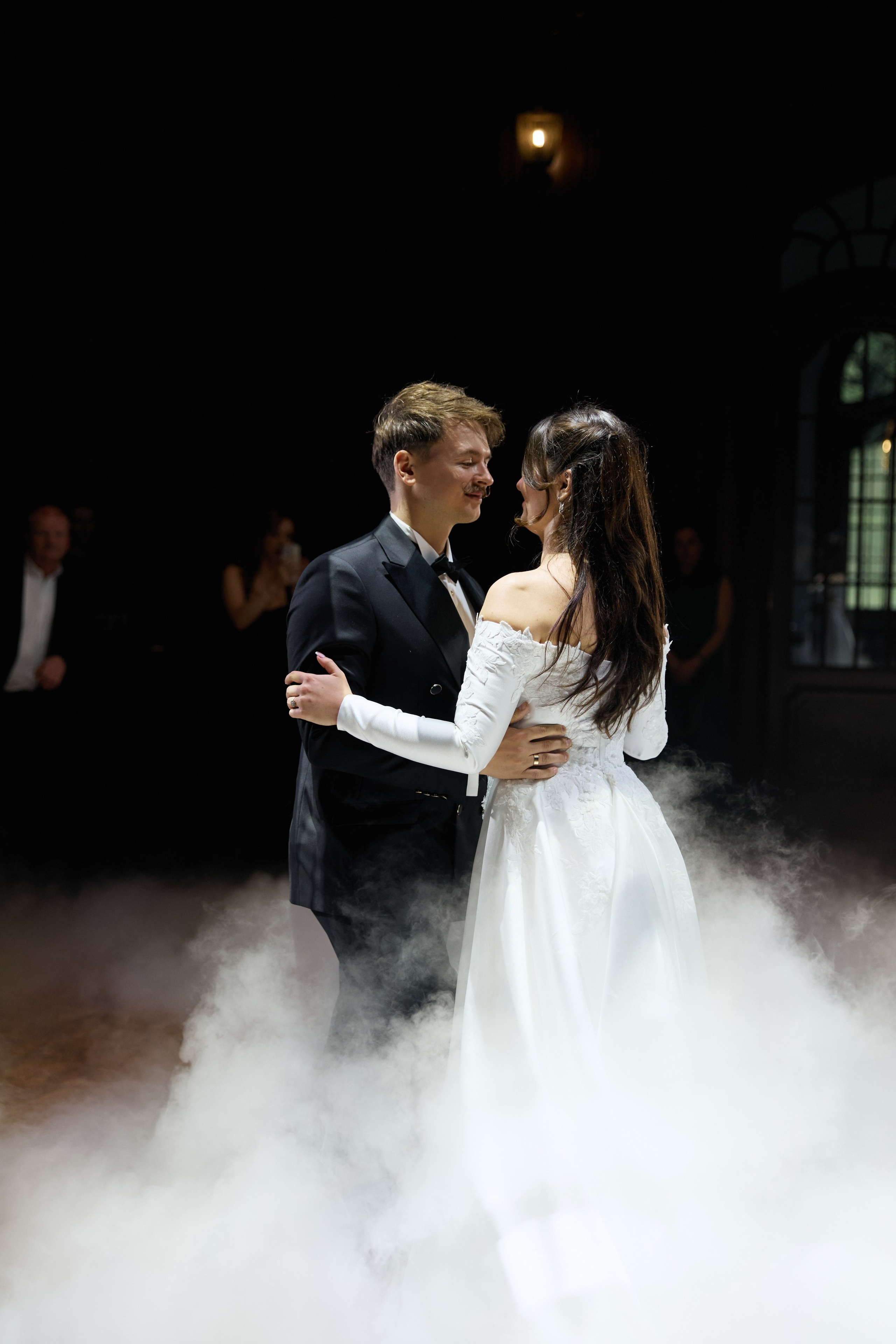 Wiktoria & Kacper. Pałac Goetz. Fotograf ślubny i rodzinny w Krakowie Yana Klymova