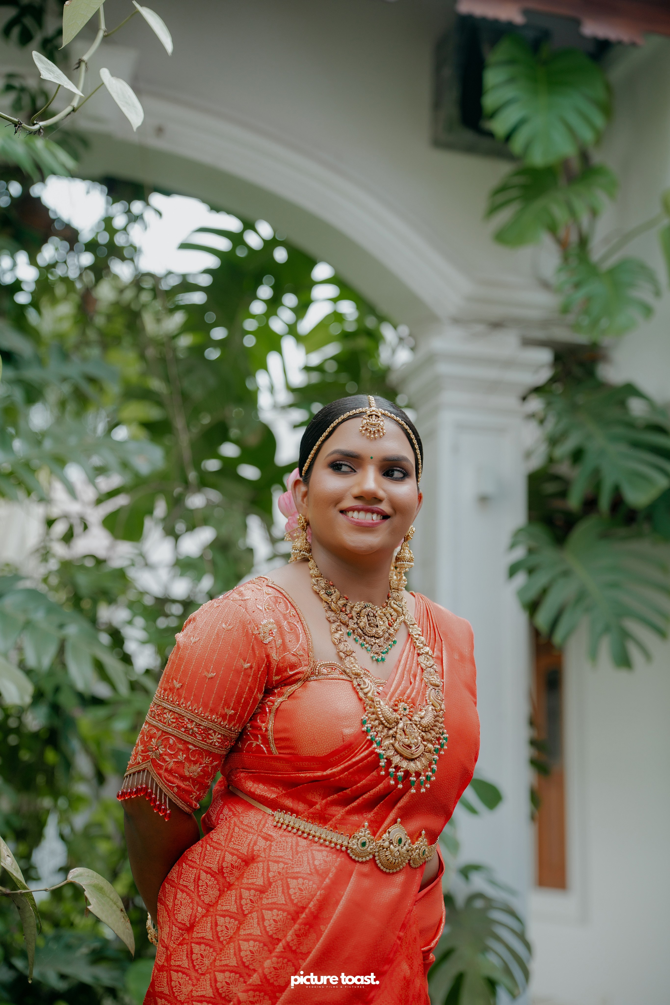Traditional Kerala Hindu Wedding Ft. Anusree & Vishnu. Fine art Wedding Photographers in India & Canada