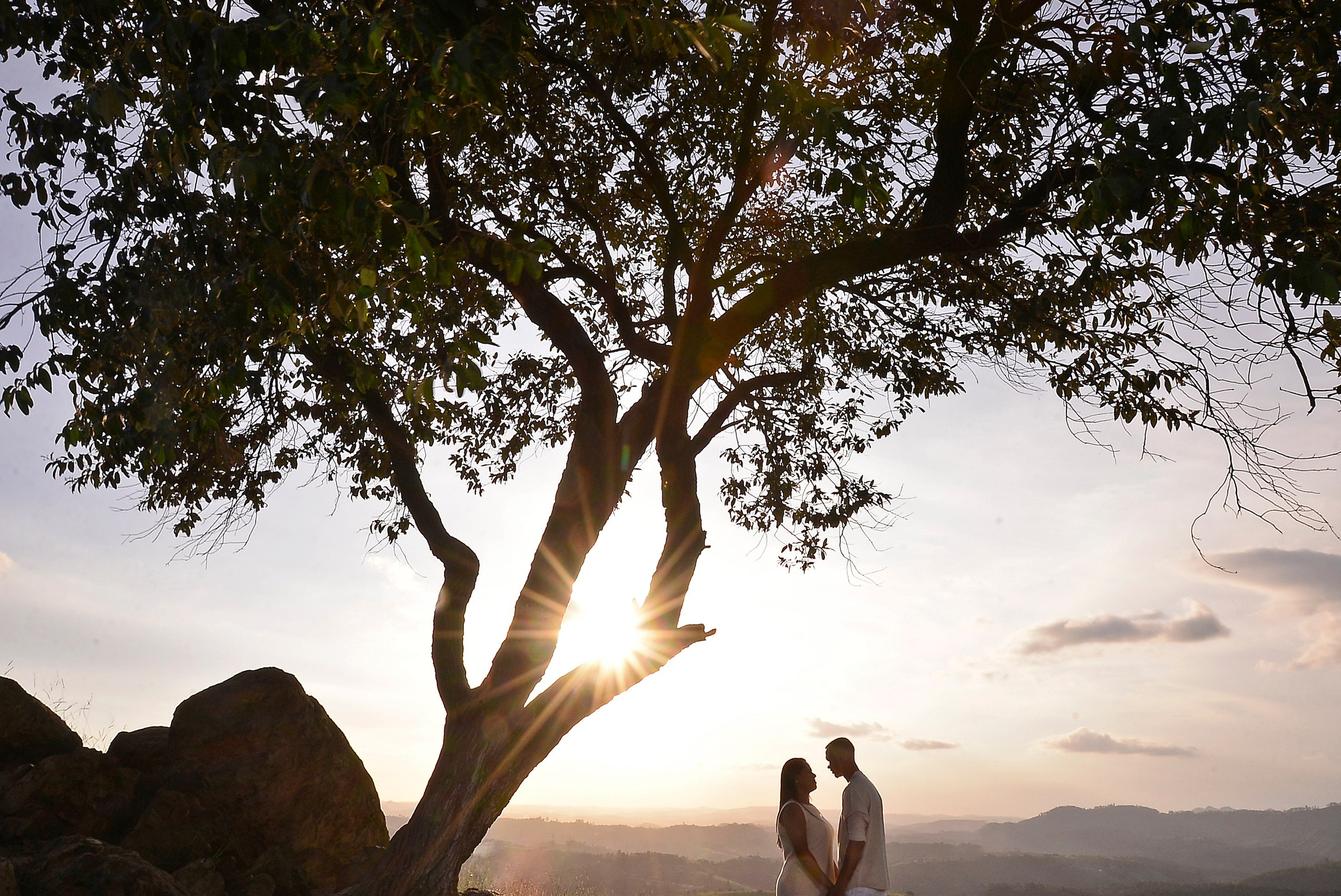 Luana & Rodrigo — Morro do Capuava, Pirapora do Bom Jesus. Produtora Bride