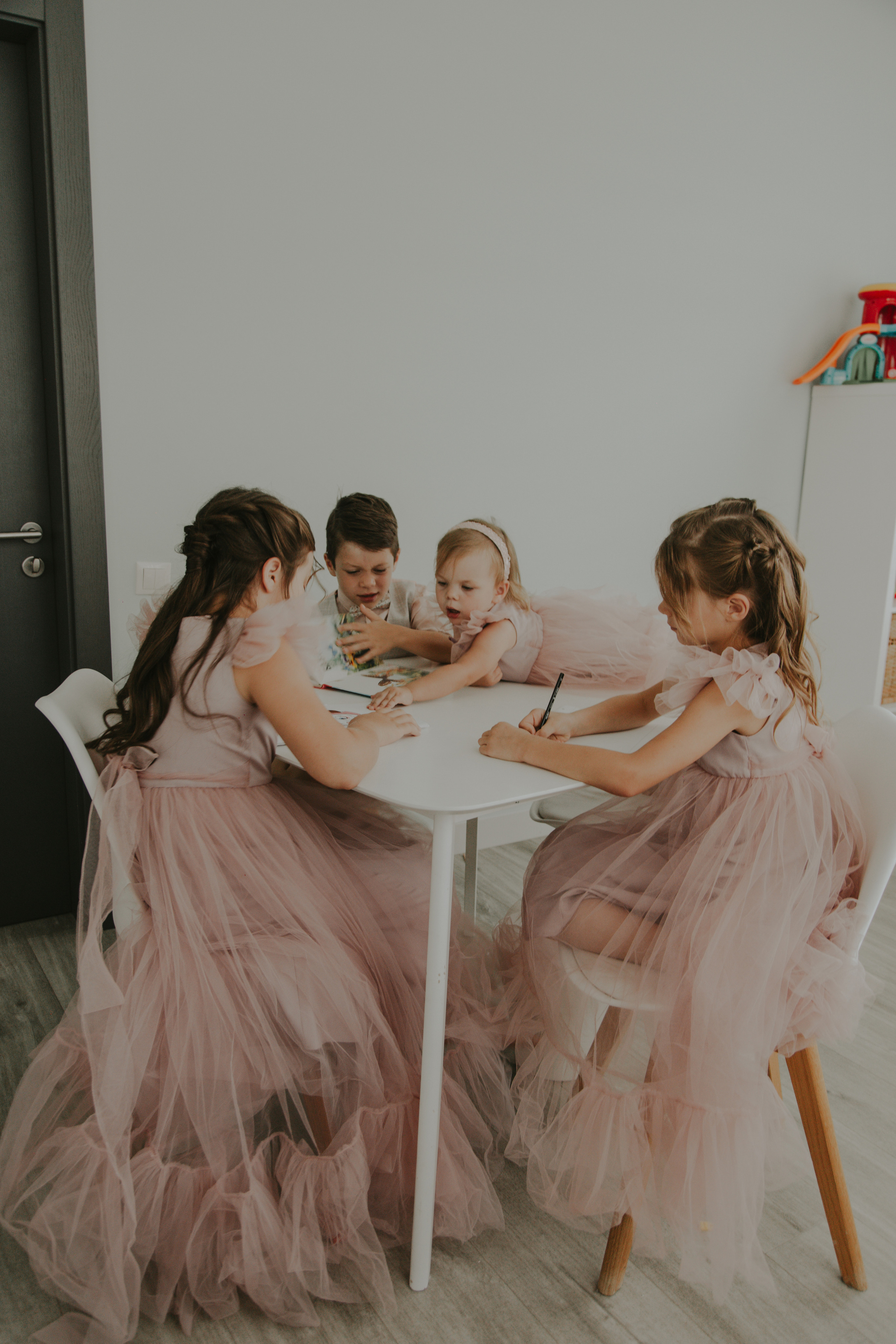 Kryachovs. Wedding, family and portrait photographer in Portland