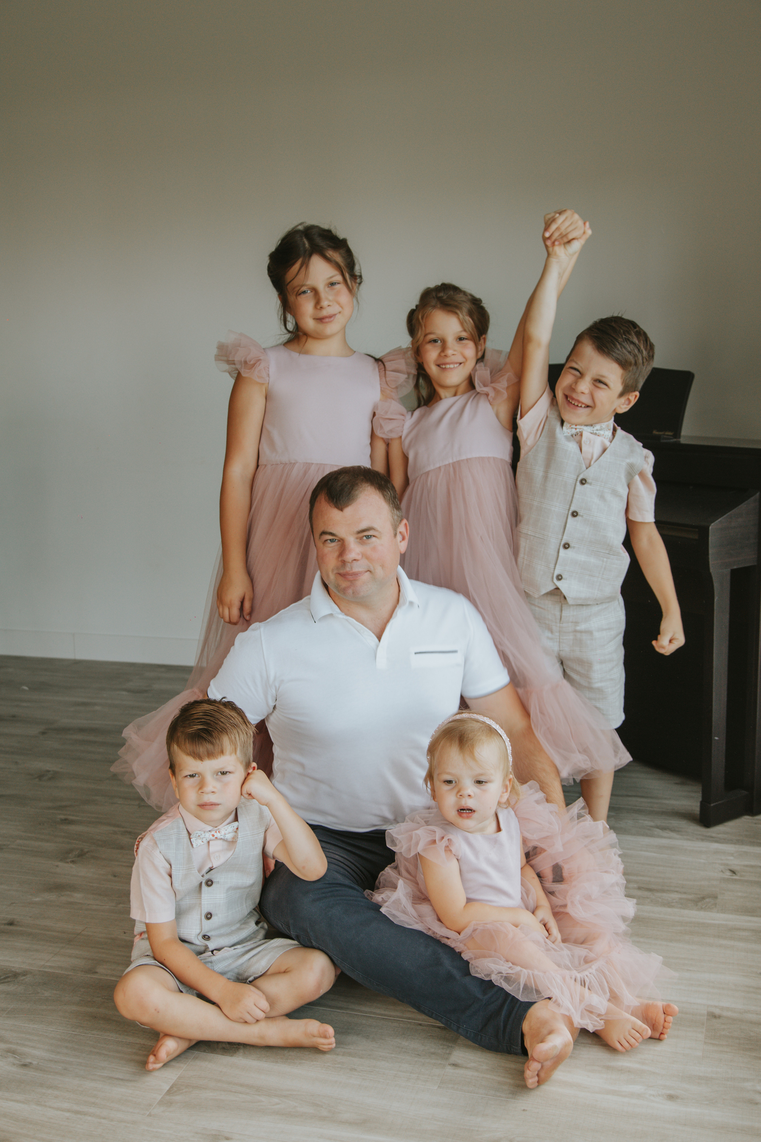 Kryachovs. Wedding, family and portrait photographer in Portland