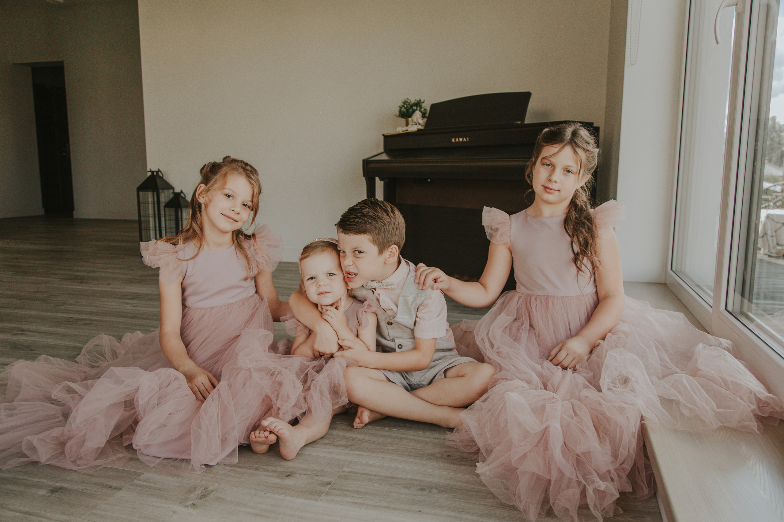 Kryachovs. Wedding, family and portrait photographer in Portland