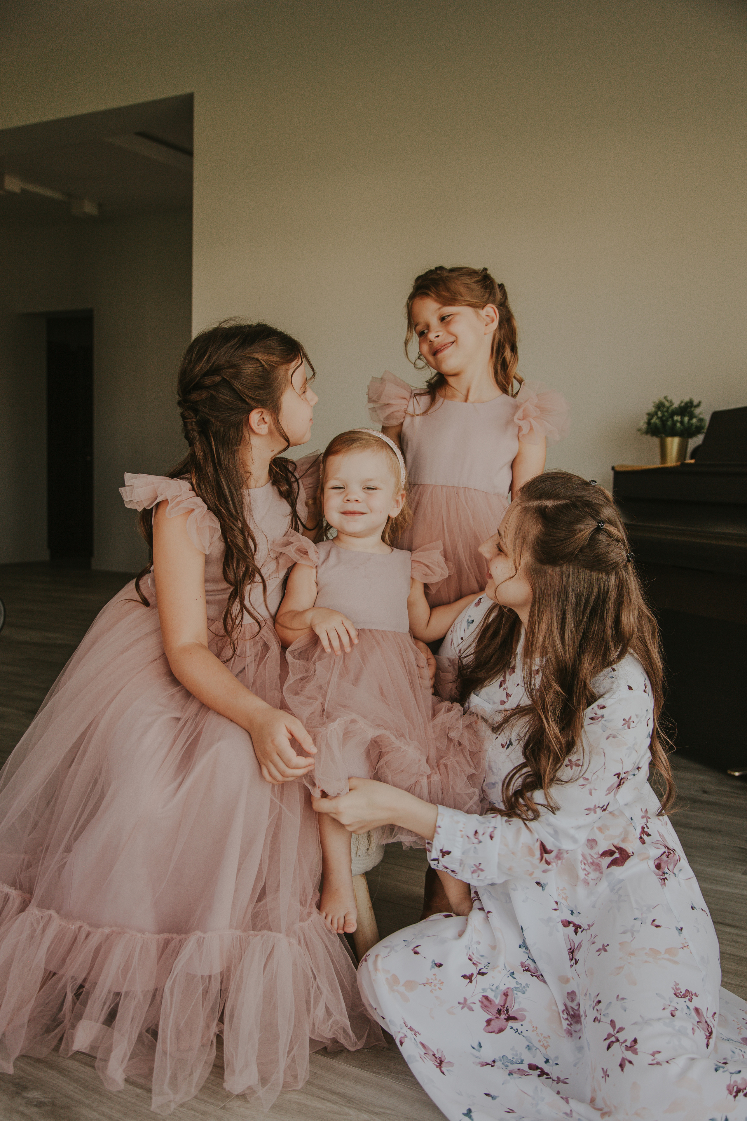 Kryachovs. Wedding, family and portrait photographer in Portland