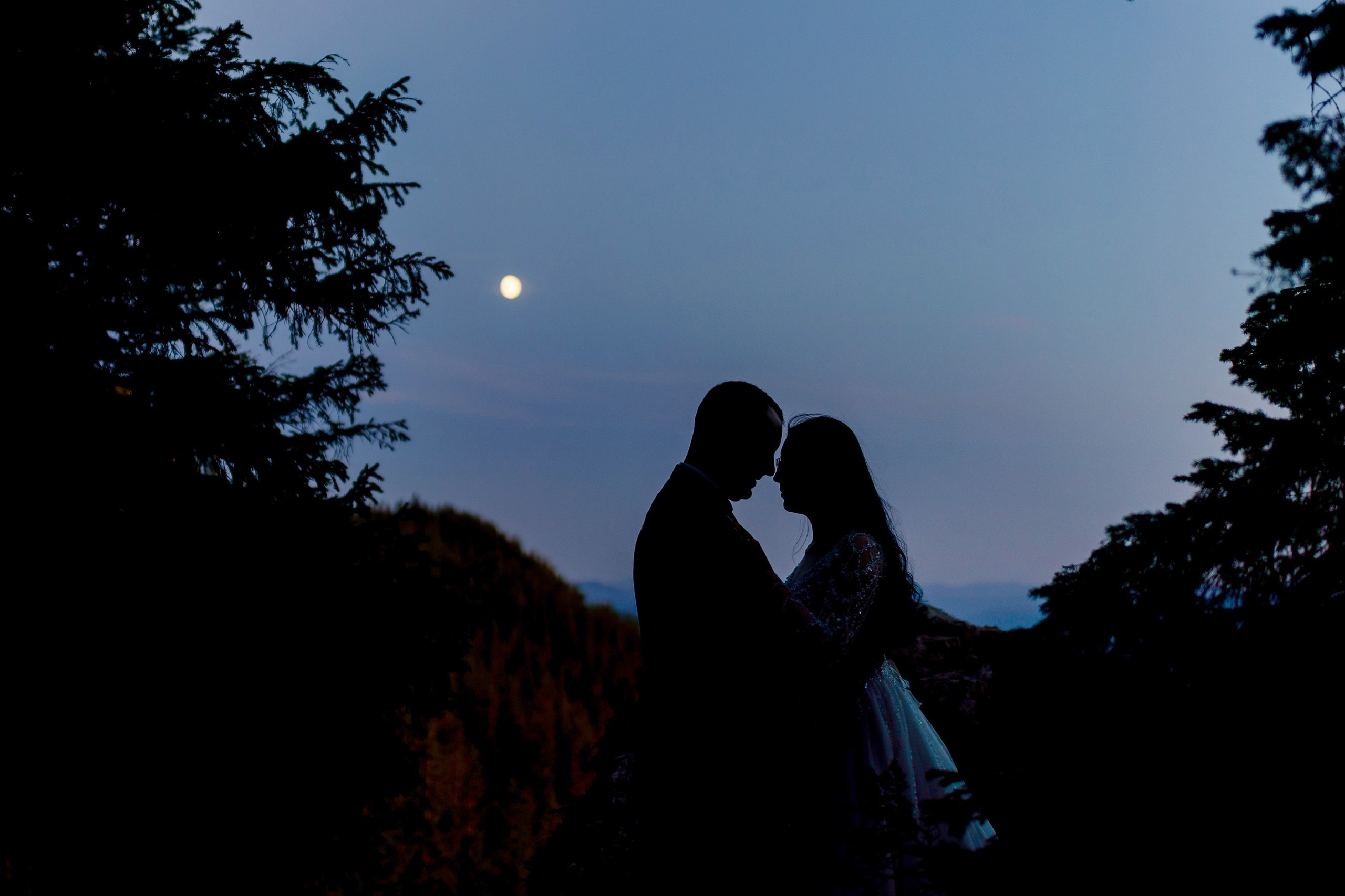 - nunta--fotograf-profesionist-botosani  - fotografie-nunta-romantica - imagini-nunta-in-natura-alin-chirila-fotograf  - fotografii-cuplu-indragostit-nunta-botosani  - sedinta-foto-miri-andrei-iustina-alinofotostudio  - amintiri-din-nunta-realizate-de-fotograf-profesionist  - povestea-nuntii-andrei-si-iustina-in-imagini-alinofotostudio-fotograf evenimente- evenimente Botoșani -fotograf Suceava - fotograf Iași- servicii foto. servicii foto Botoșani. servicii foto video Botoșani. fotograf nunta. fotograf evenimente. fotograf nunta Botoșani. Alin chirila. Alin chirila fotograf. Alinofotostudio.- servicii foto. servicii foto Botoșani. servicii foto video Botoșani. fotograf nunta. fotograf evenimente. fotograf nunta Botoșani. Alin chirila. Alin chirila fotograf. Alinofotostudio.fotograf stare civilă,poze stare civilă,album foto stare civilă,servicii foto suceava,fotograf evenimente suceava,fotograf nuntă suceava,poze cununie civilă,ședință foto stare civilă,sesiune foto suceava,fotograf profesionist suceava,fotograf botosani,stare civila botosani,alinofotostudio,alin chirila fotograf.servicii foto. servicii foto Botoșani. servicii foto video Botoșani. fotograf nunta. fotograf evenimente. fotograf nunta Botoșani. Alin chirila. Alin chirila fotograf. Alinofotostudio.fotograf stare civilă,poze stare civilă,album foto stare civilă,servicii foto suceava,fotograf evenimente suceava,fotograf nuntă suceava,poze cununie civilă,ședință foto stare civilă,sesiune foto suceava,fotograf profesionist suceava,fotograf botosani,stare civila povestitor prin fotografiebotosani,alinofotostudio,alin chirila fotograf,servicii foto. servicii foto Botoșani. servicii foto video Botoșani. fotograf nunta. fotograf evenimente. fotograf nunta Botoșani. Alin chirila. Alin chirila fotograf. Alinofotostudio.fotograf stare civilă,poze stare civilă,album foto stare civilă,servicii foto suceava,fotograf evenimente suceava,fotograf nuntă suceava,poze cununie civilă,ședință foto stare civilă,sesiune foto suceava,fotograf profesionist suceava,fotograf botosani,stare civila botosani,alinofotostudio,alin chirila fotograf,cununie religioasă botoșani,andreea și neculai,capela militară botoșani,foto conacul zăicești,fotograf nuntă botoșani,fotograf cununie religioasă,foto evenimente botoșani,poze cununie capela militară,ședință foto zăicești,fotograf profesionist botoșaniMire și mireasă – Sergiu & Liliana – ziua nunții, 2024  - Emoții în ziua nunții – Sergiu și Liliana  - Dansul mirilor – fotografie artistică nuntă 2024  - Sedinta foto romantică în natură – Sergiu & Liliana  - Rochia de mireasă și detalii de nuntă elegan-Album de cununie civilă Florin și Anda – Fotografii profesionale realizate de Alin Chirilă în Botoșani -fotograf prin fotografie-Ședință foto Trash the Dress pe muntele Rarău cu Iulian și Iuliana – fotografie de cuplu, natură montană, emoție autentică surprinsă de Alin Chirilă, povestitor prin fotografie.- "Iulian și Iuliana pe crestele Rarăului – fotografie Trash the Dress în natură"  - "Cuplu îmbrățișat la apus pe muntele Rarău – ședință foto după nuntă"  - "Rochie de mireasă în vânt pe munte – Trash the Dress Rarău-1. Iulian și Iuliana pe muntele Rarău – ședință foto Trash the Dress în natură, cu peisaj montan spectaculos  2. Cuplu în îmbrățișare pe Rarău – emoție autentică surprinsă după nuntă  3. Rochie de mireasă în bătaia vântului – fotografie artistică Trash the Dress în munți  4. Mire și mireasă privind spre orizont – dragoste și libertate pe muntele Rarău  5. Iuliana zâmbind în rochia de mireasă – portret în natură, Trash the Dress  6. Iulian ținându-și mireasa de mână – ședință foto romantică pe munte  7. Detaliu cu rochia pe stâncă – estetică naturală Trash the Dress Rarău  8. Cuplu în mers pe poteca Rarăului – fotografie simbolică de după nuntă  9. Apus de soare pe Rarău în spatele mirilor – imagine de poveste Trash the Dress  10. Iulian și Iuliana râzând împreună – momente autentice surprinse de Alin Chirilă, povestitor prin fotografie