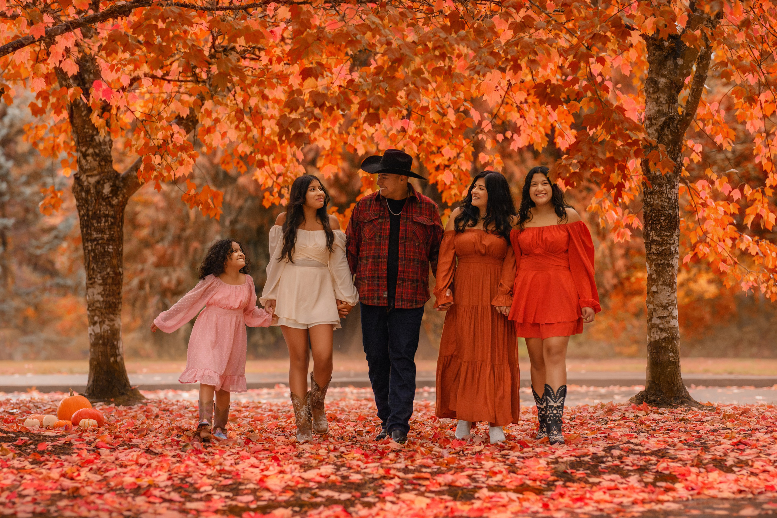 Yissel and her family. Wedding & family photography in Seattle area. Helen Michelle photographer