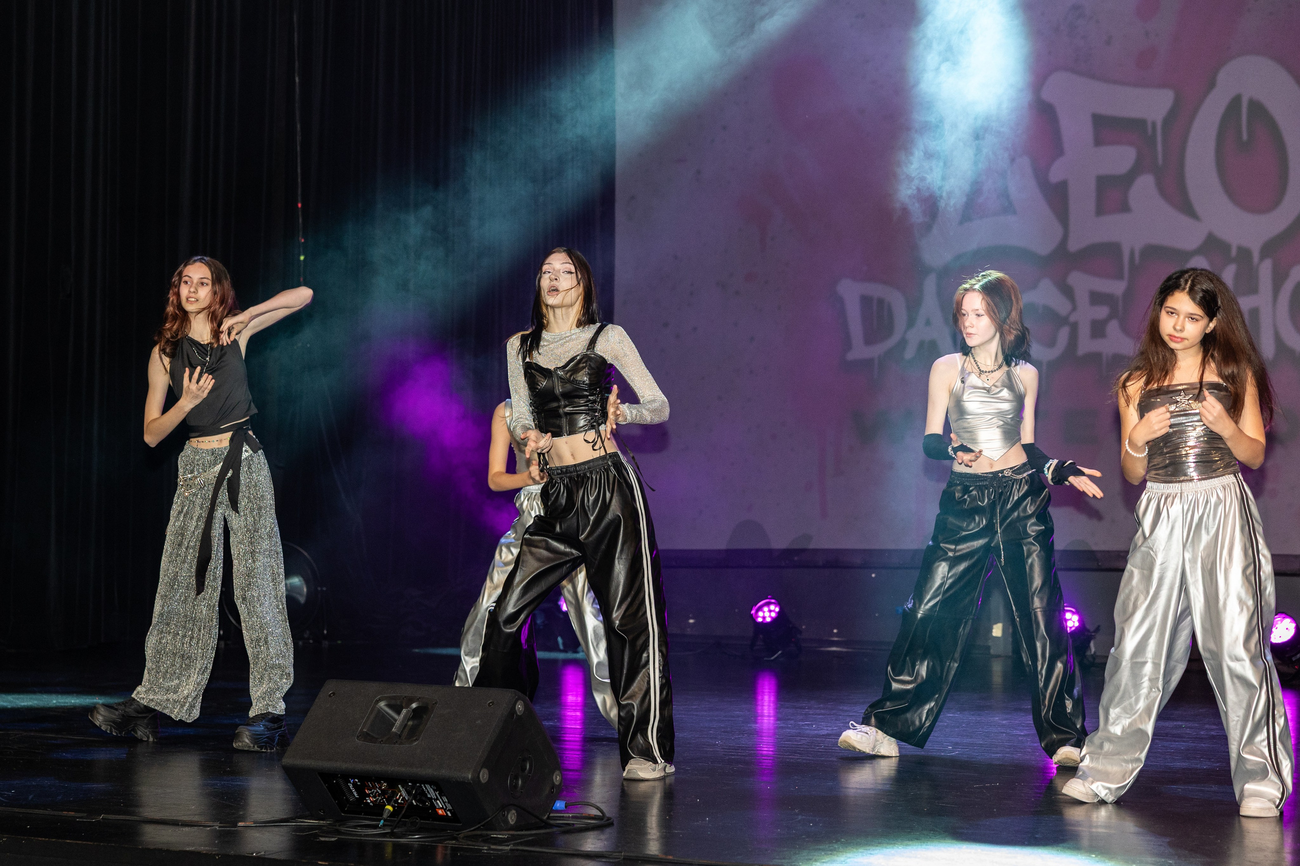 LEO DANCE SHOW WINTER 2025. Семейный и детский фотограф в Варшаве Мила Бобровская