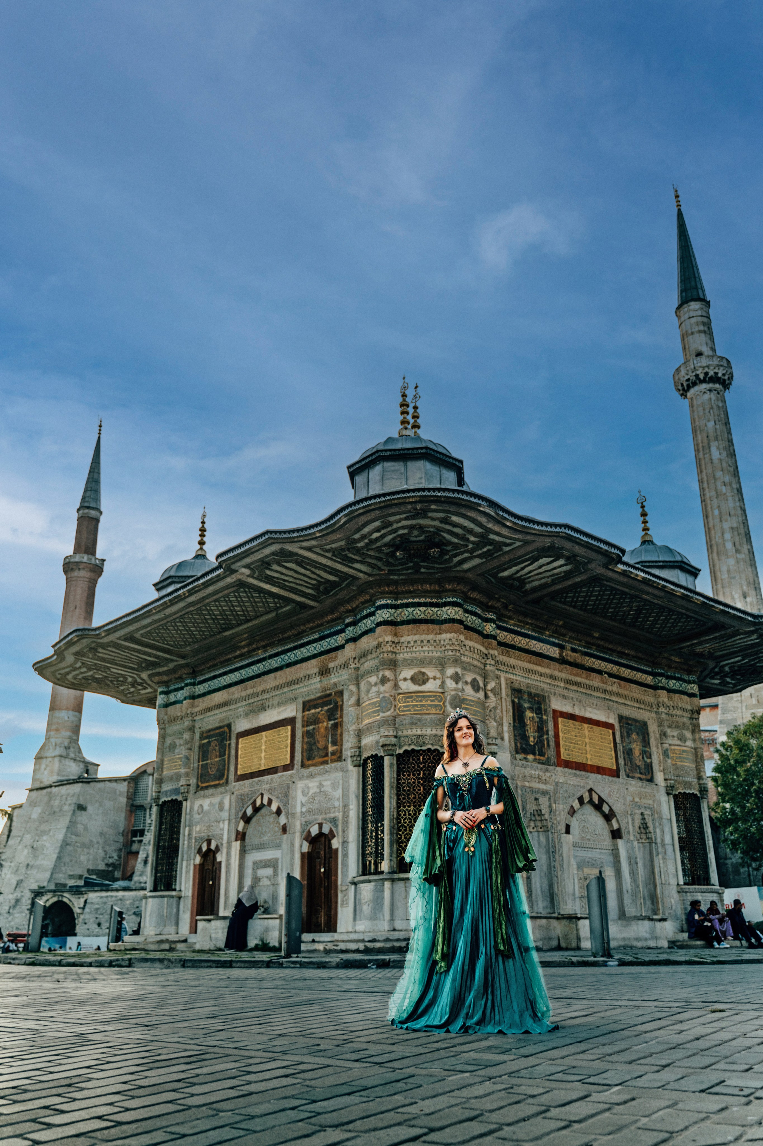 Фотосессии в Стамбуле в стиле «Великолепный век». Wedding, family and lifestyle photographer Anatoly. Photo sessions on rooftops with seagulls. Istanbul