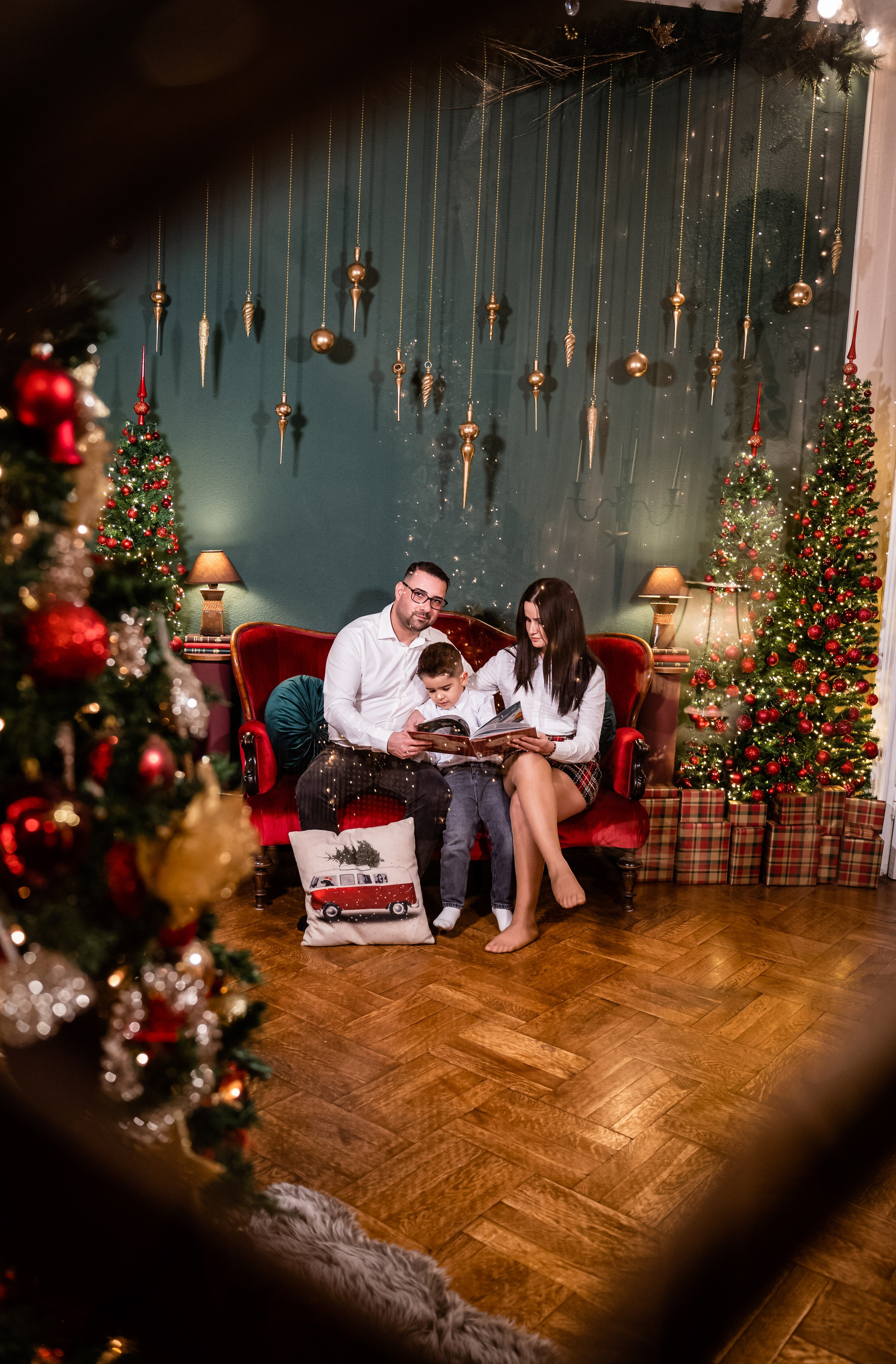 Matei and family. Acasă
