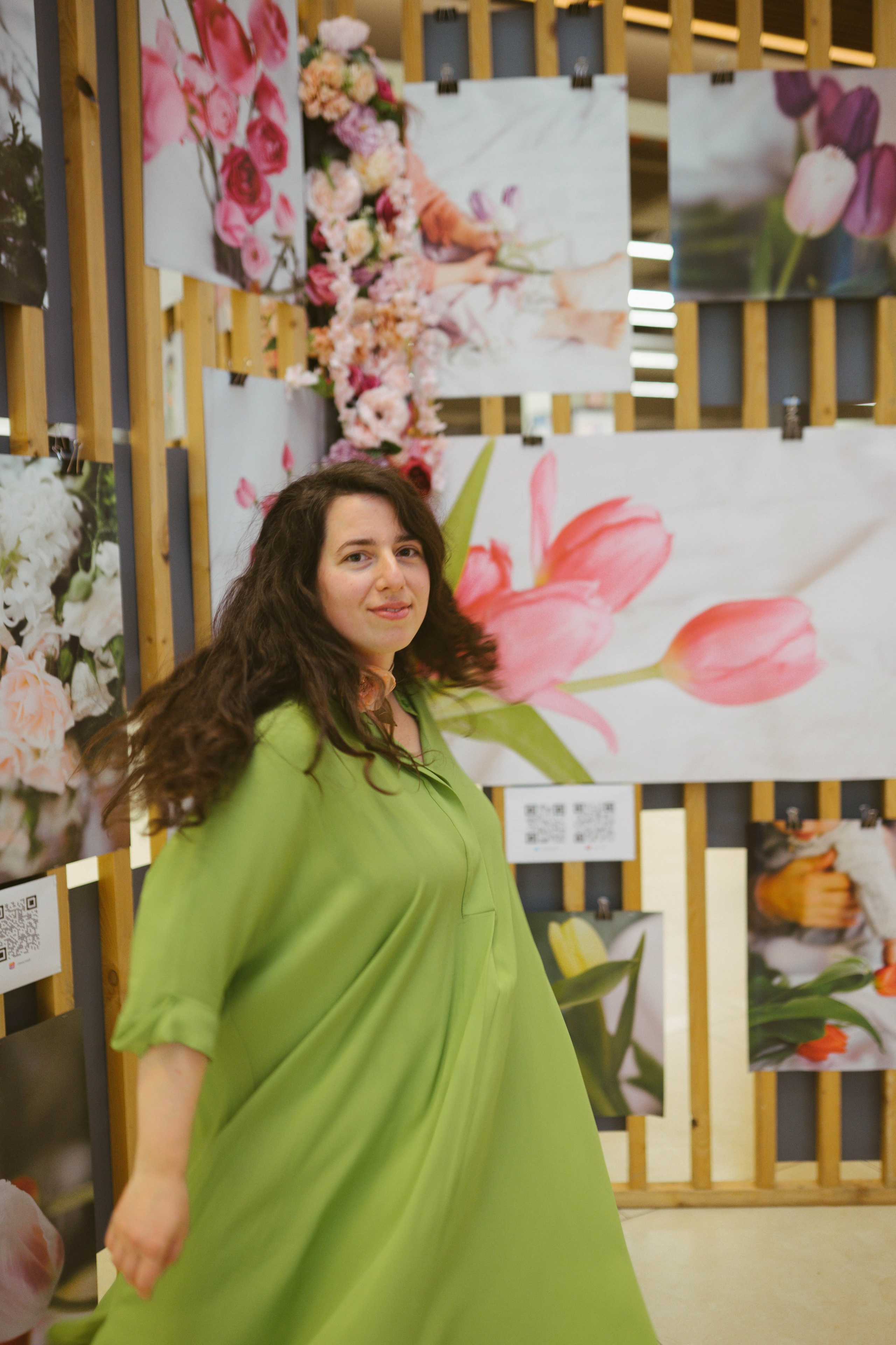 Expozitie Fotografie AFI BRASOVA fi Primăvară: Manifest Vizual despre Viață | Mădălina Beda. Madalina Beda- Artist vizual, fotograf, doula la nastere, consultant babywearing Brasov si in toata tara