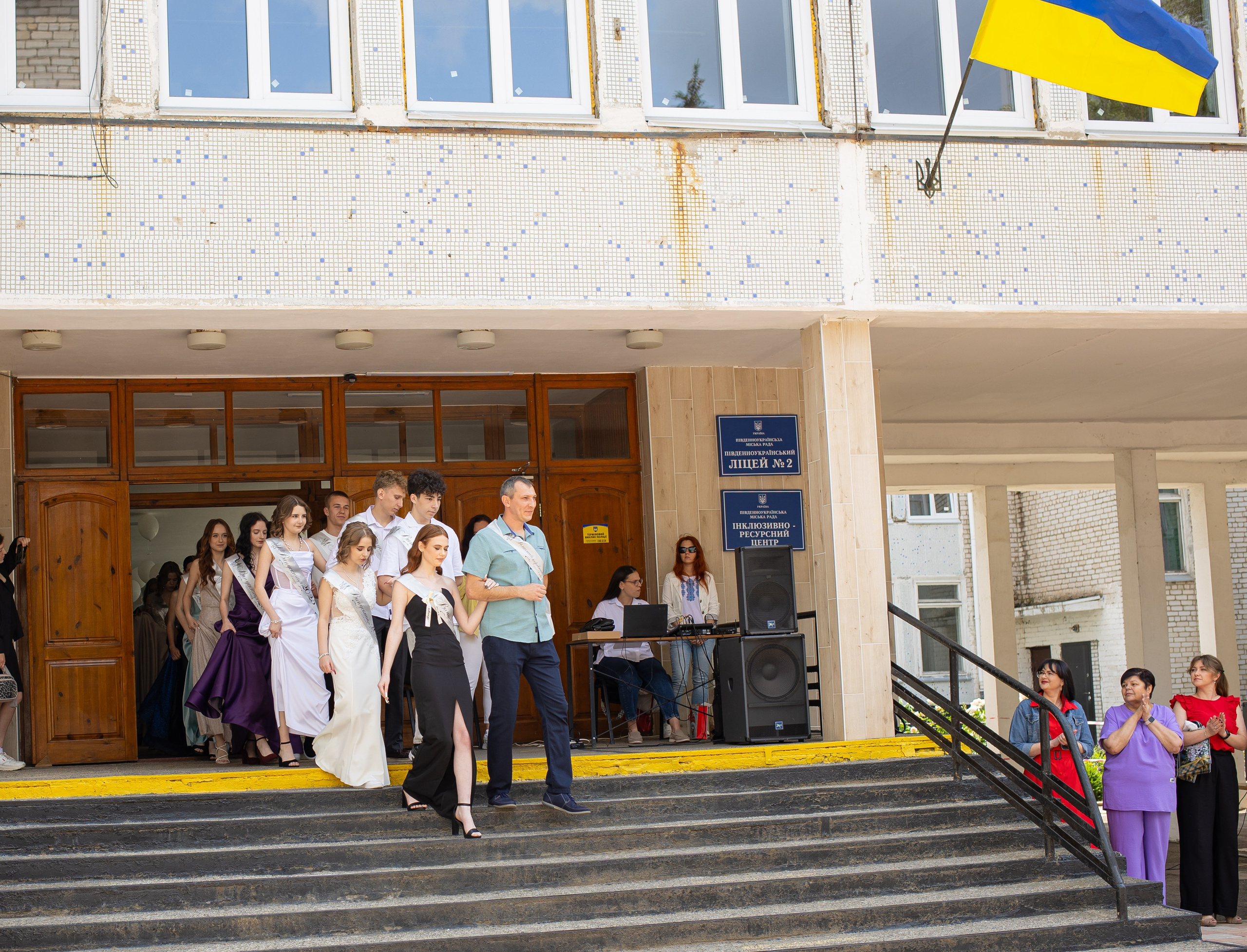 Пример фотосессии последний звонок и выпускной 11А, все в куче по очереди