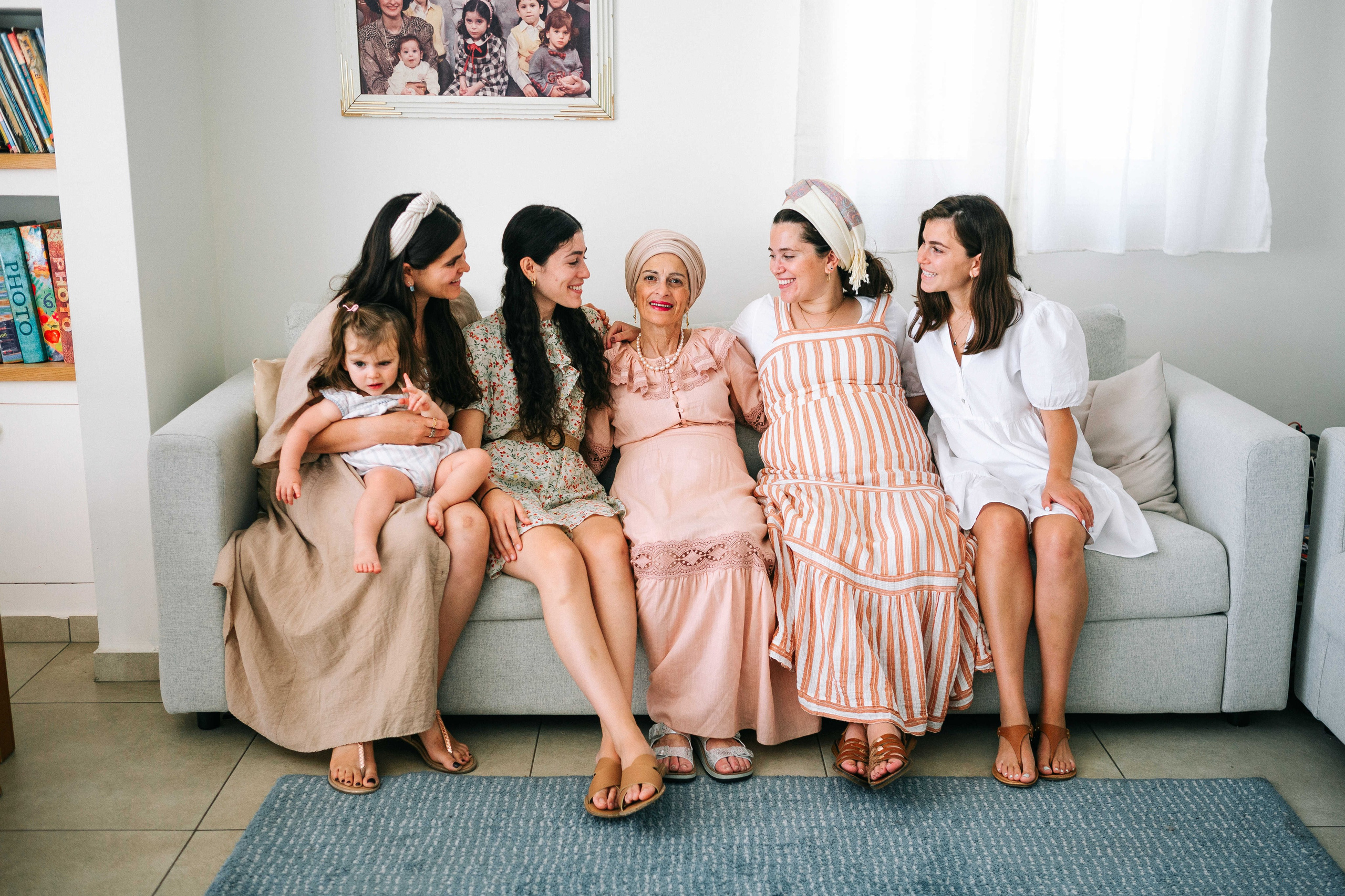 MAALE ADUMIM, HOME PHOTO SESSION + DESERT. Https://shi-photo.com/