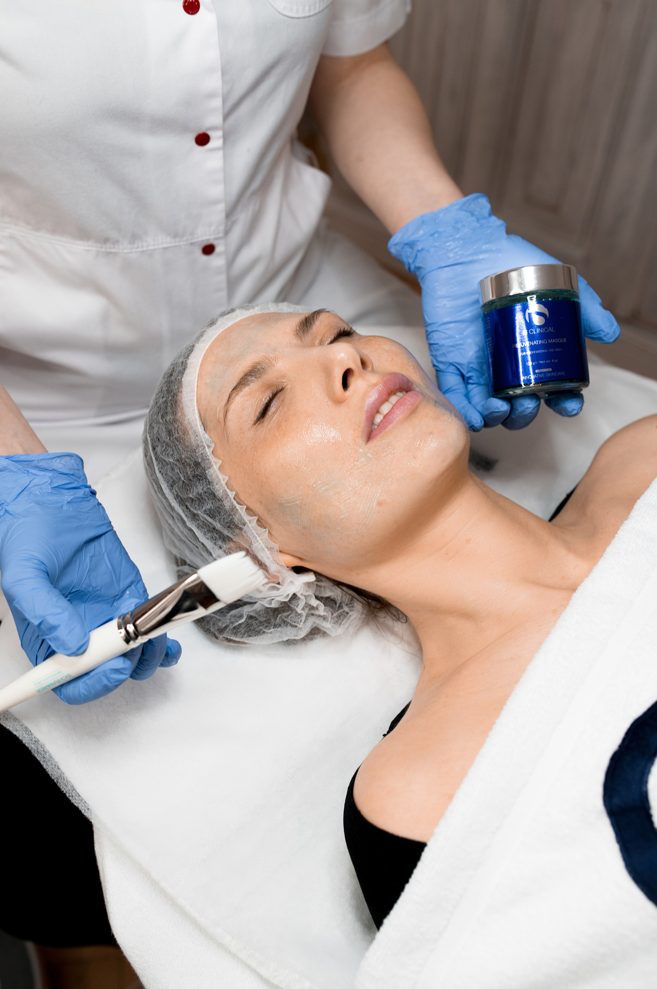 Saint Monica beauty studio in Prague. ANNA-MARIA PHOTO CONTENT CREATOR — фотограф, эстет, художник и визуальный эксперт в Instagram, работающий в Праге