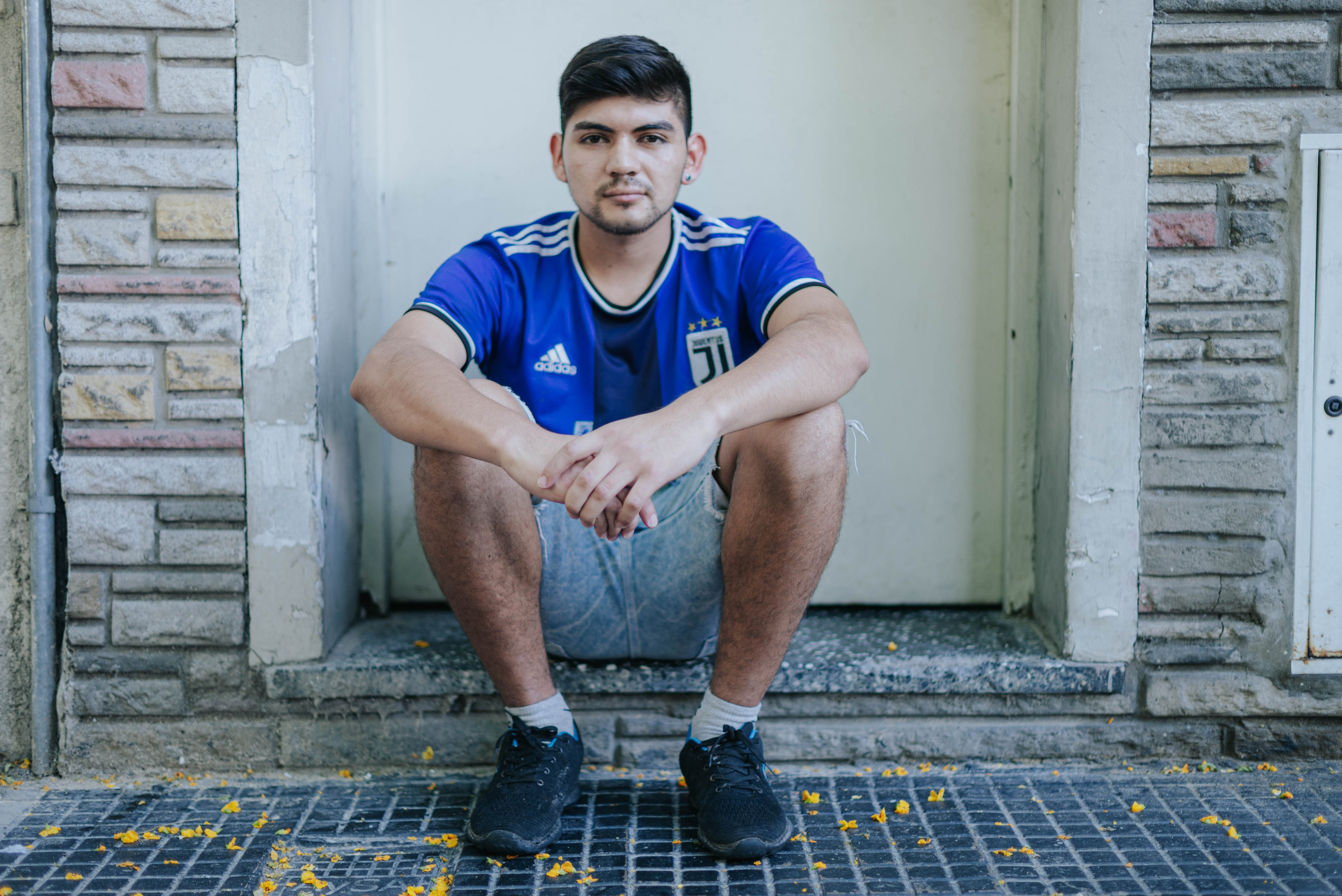 Docdocdoc. 15 strangers. Photographer @elmirkami in the city of Buenos Aires