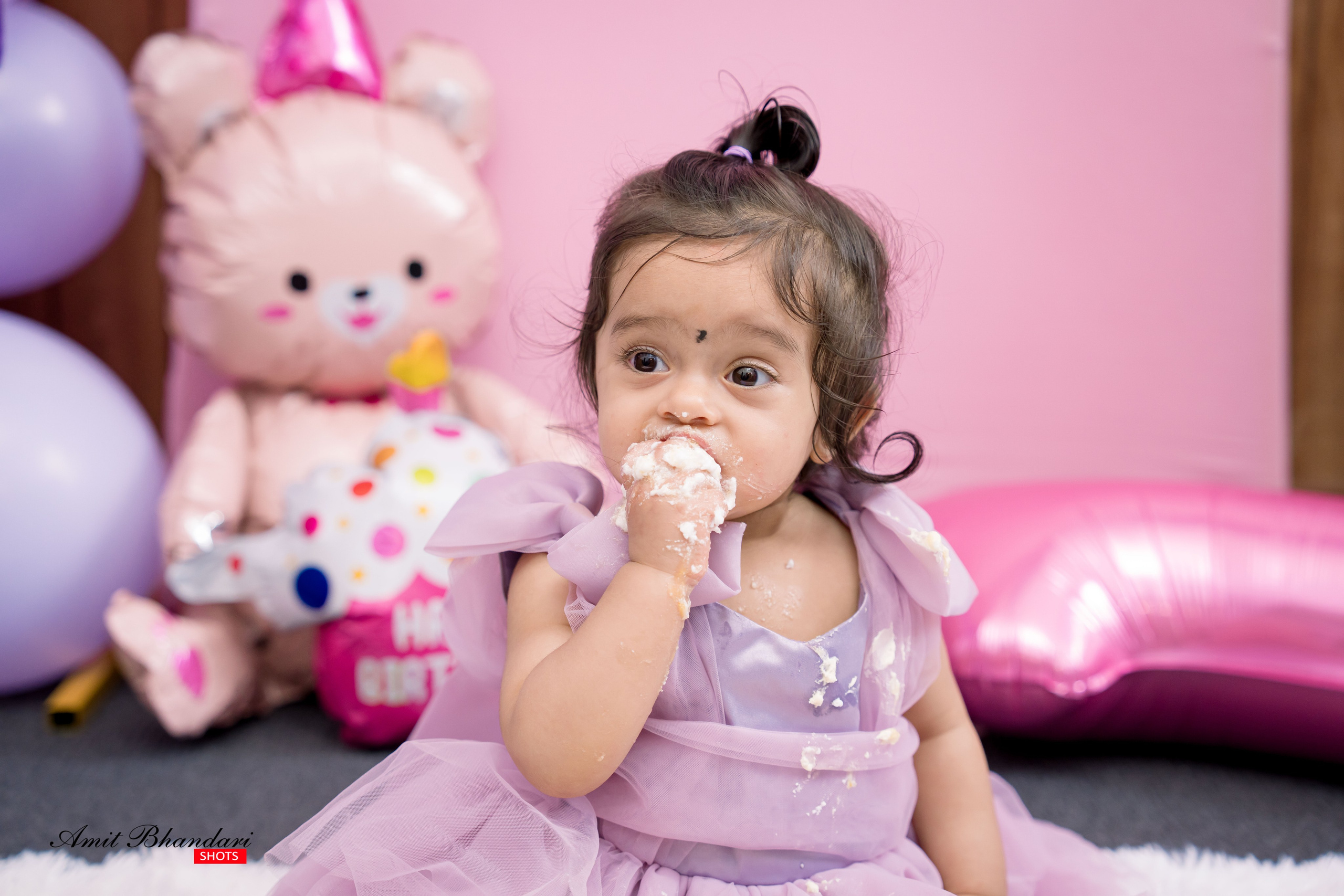 Yuhana’s Cake Smash Session. Freelance Photographer in Newcastle & Central Coast