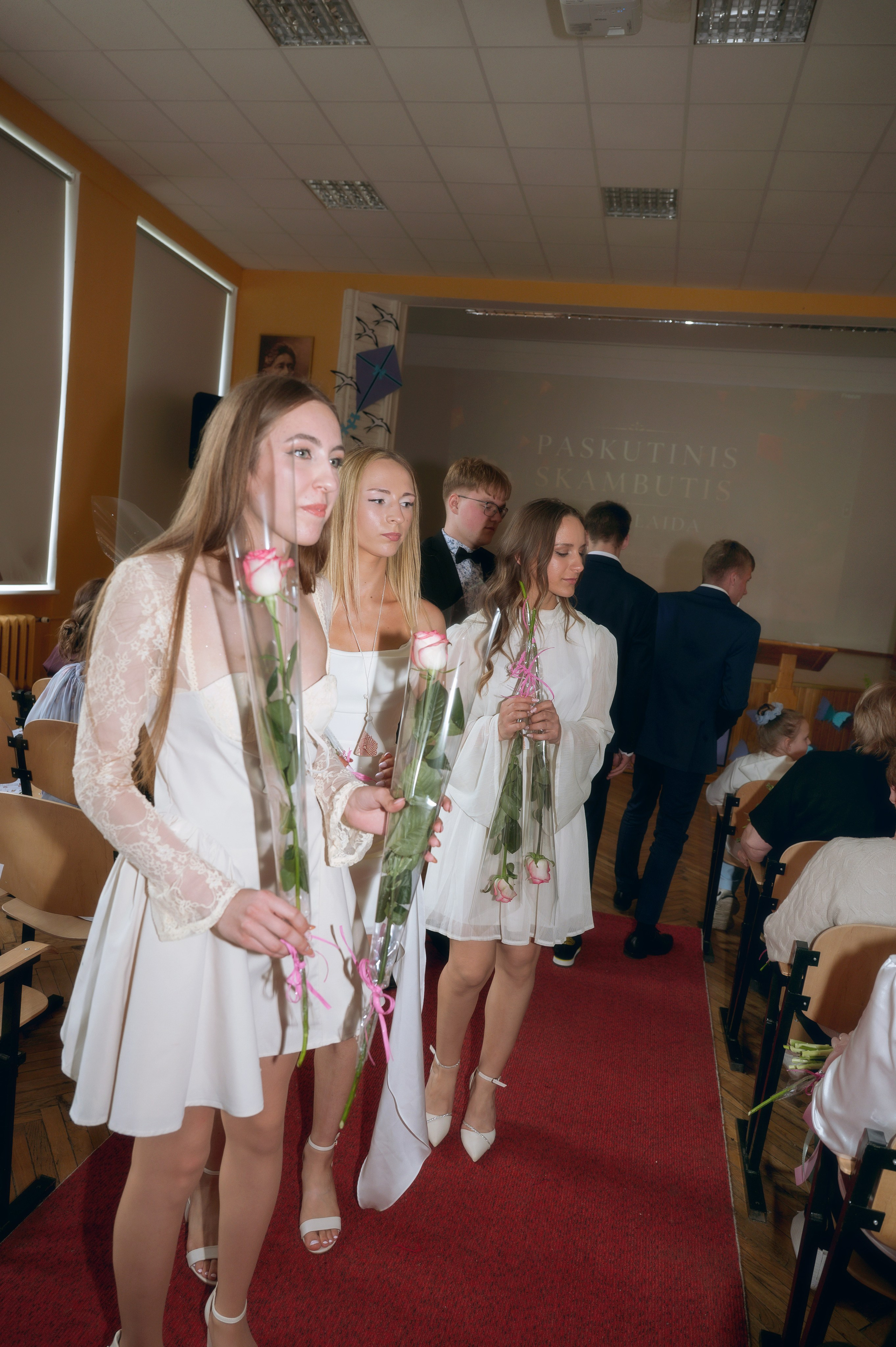 Paskutinis skambutis Joniškėlyje. Vestuvių fotografė Santa Jonuškė | Šiaulių apskritis, Panevėžio apskritis ir visa Lietuva
