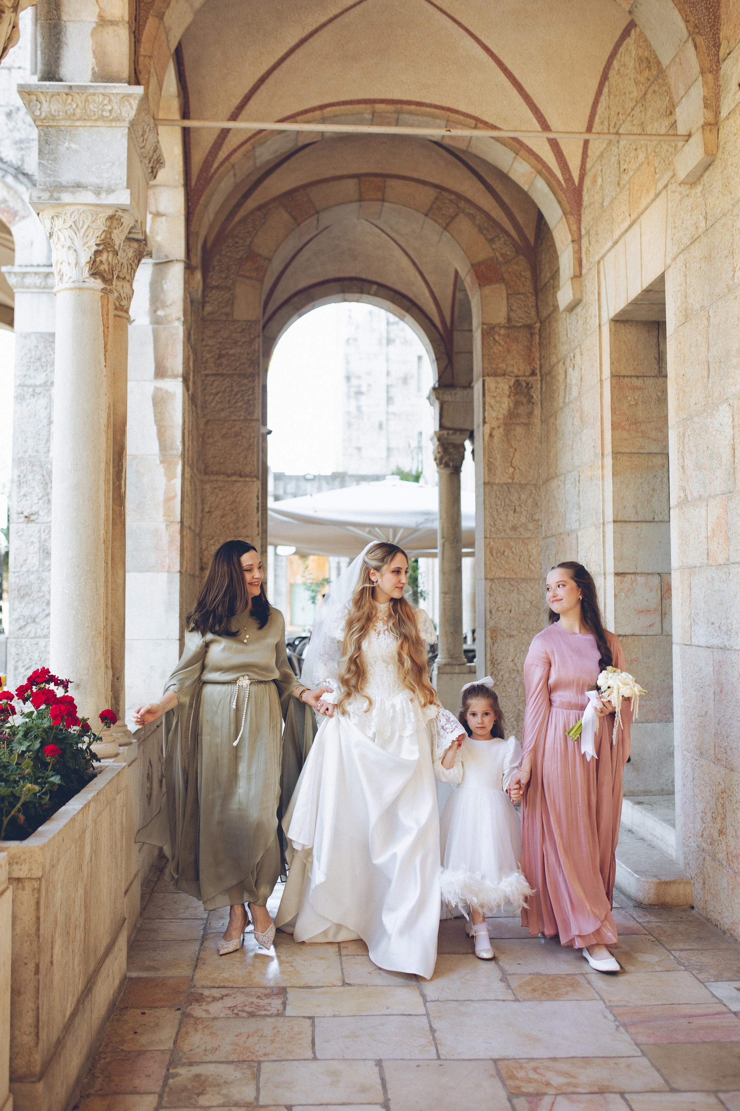 Mazel Tov, My Love (2026). צלמת וצלם וידאו, הפועלים בישראל וברחבי העולם