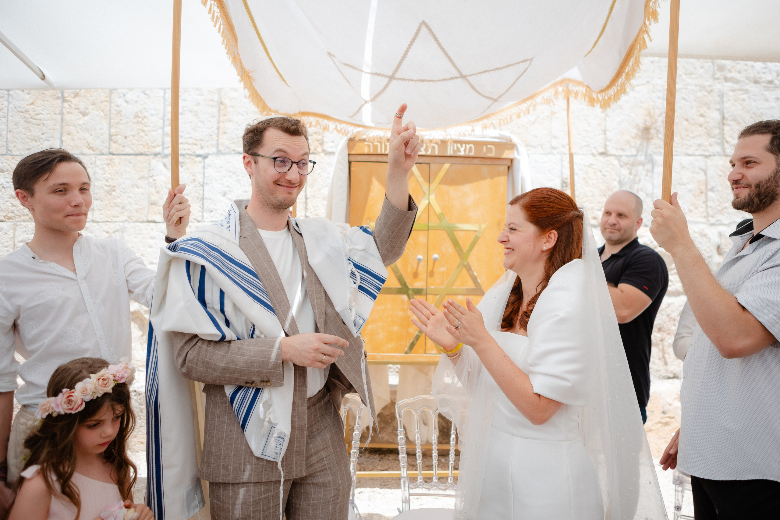 Love Beyond the Horizon (2025). צלמת וצלם וידאו, הפועלים בישראל וברחבי העולם