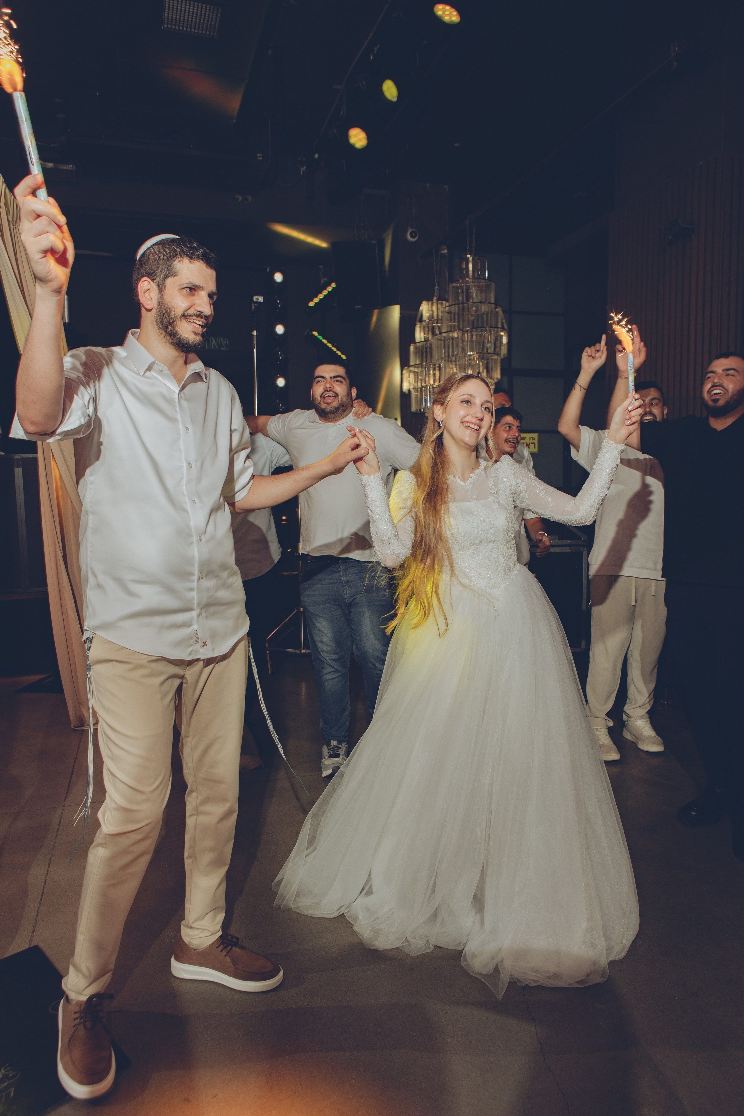 Mazel Tov, My Love (2026). צלמת וצלם וידאו, הפועלים בישראל וברחבי העולם