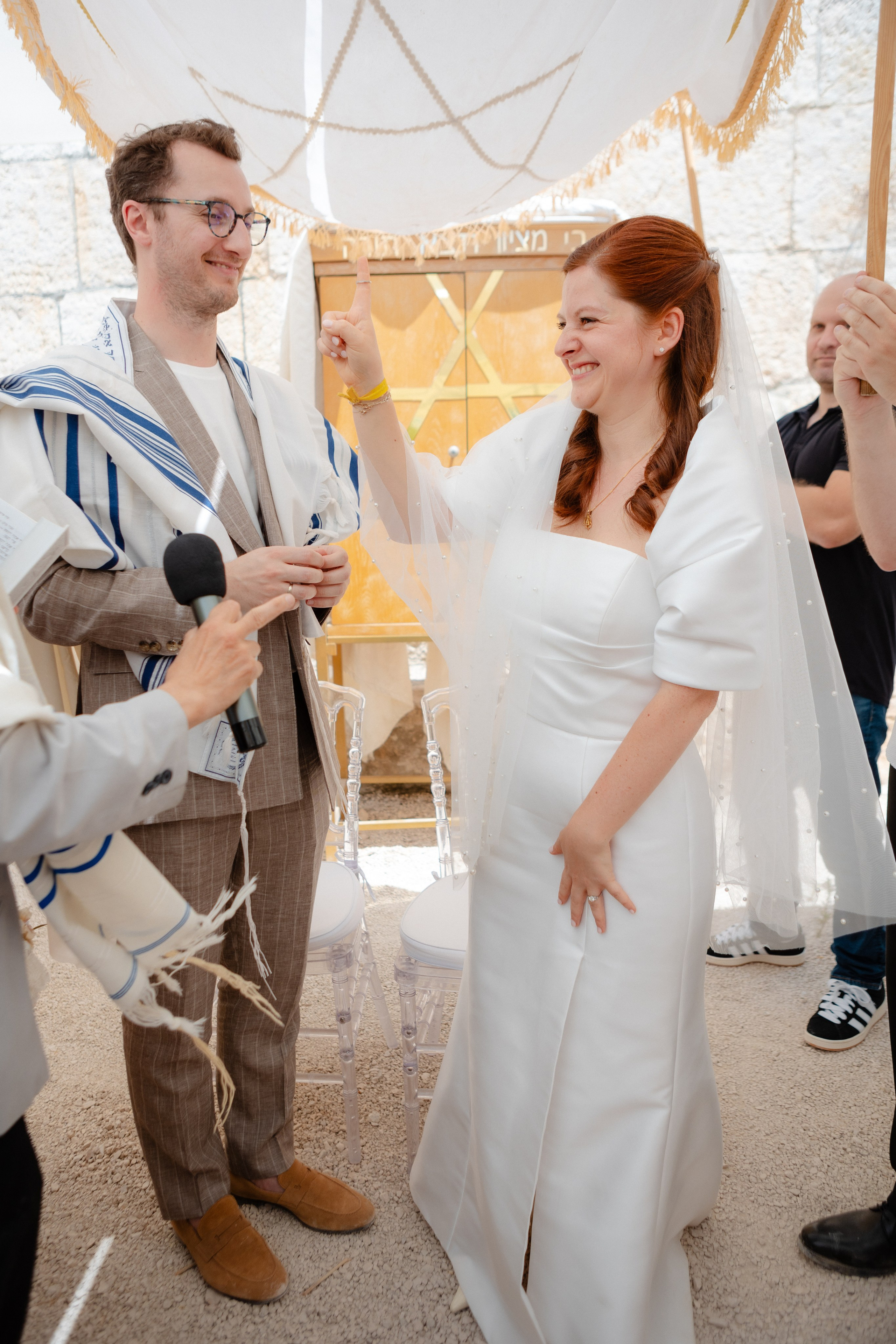 Love Beyond the Horizon (2025). צלמת וצלם וידאו, הפועלים בישראל וברחבי העולם