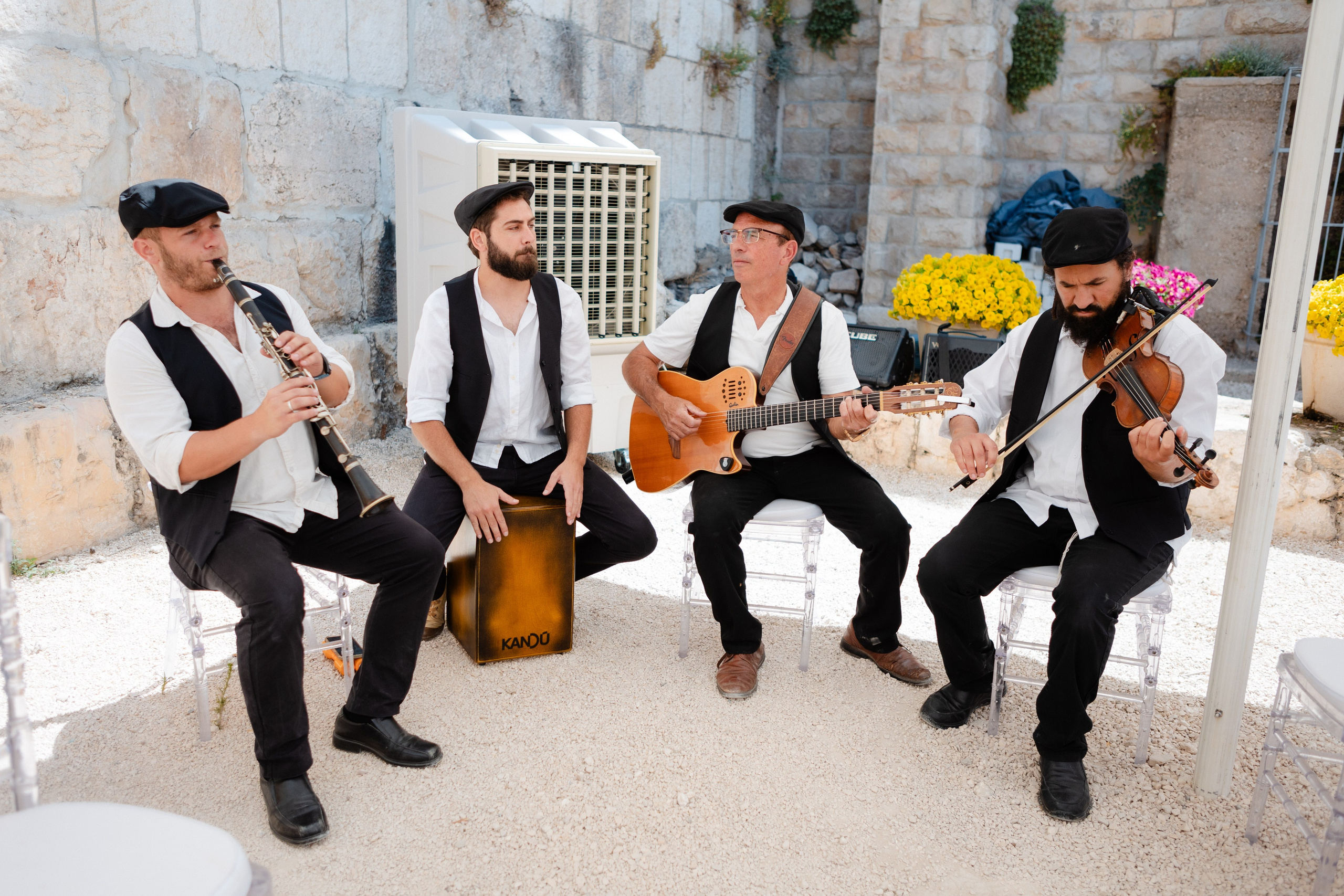 Love Beyond the Horizon (2025). צלמת וצלם וידאו, הפועלים בישראל וברחבי העולם