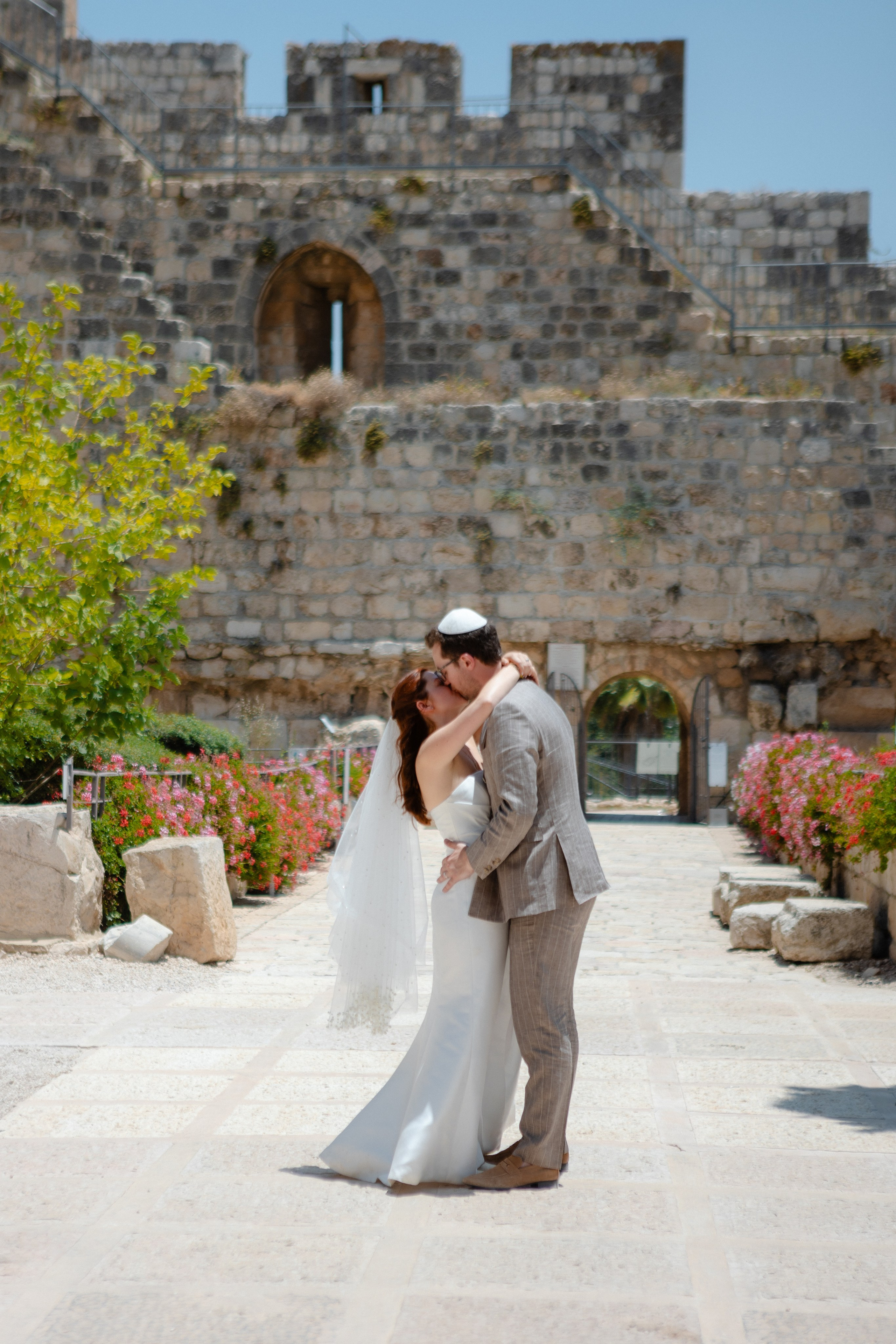Love Beyond the Horizon (2025). צלמת וצלם וידאו, הפועלים בישראל וברחבי העולם