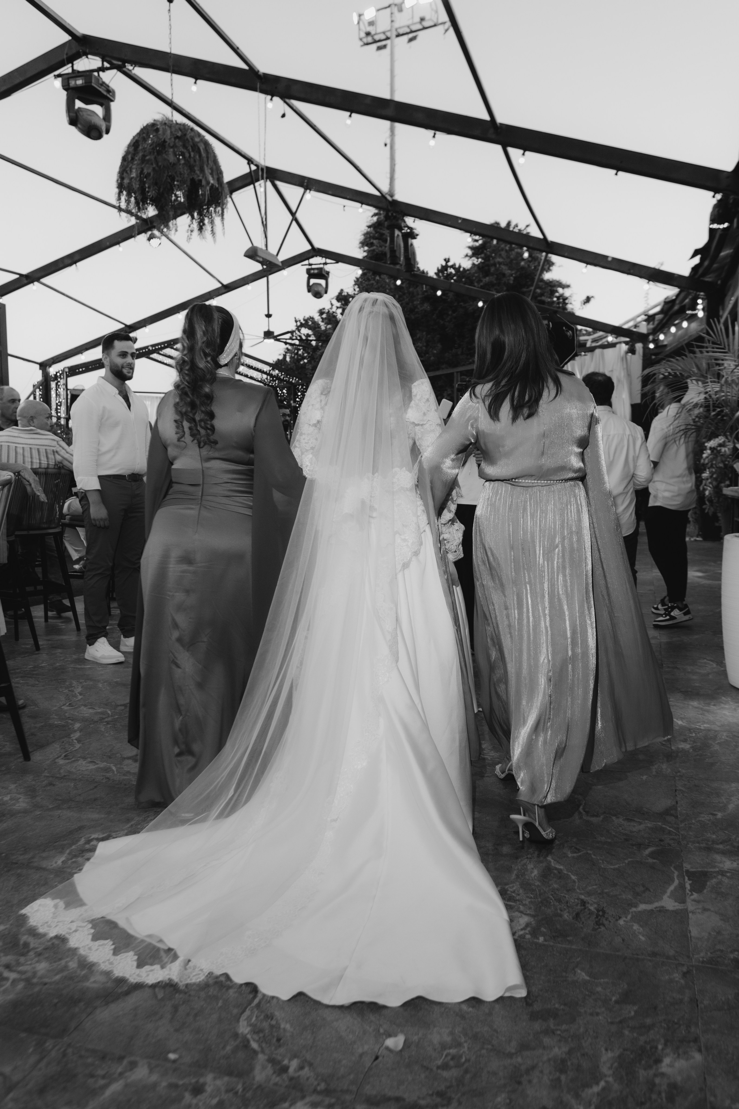 Mazel Tov, My Love (2026). צלמת וצלם וידאו, הפועלים בישראל וברחבי העולם