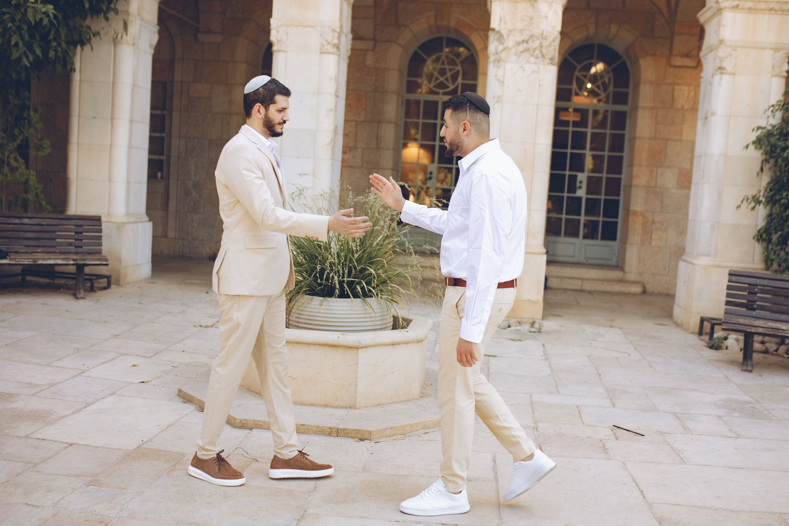 Mazel Tov, My Love (2026). צלמת וצלם וידאו, הפועלים בישראל וברחבי העולם