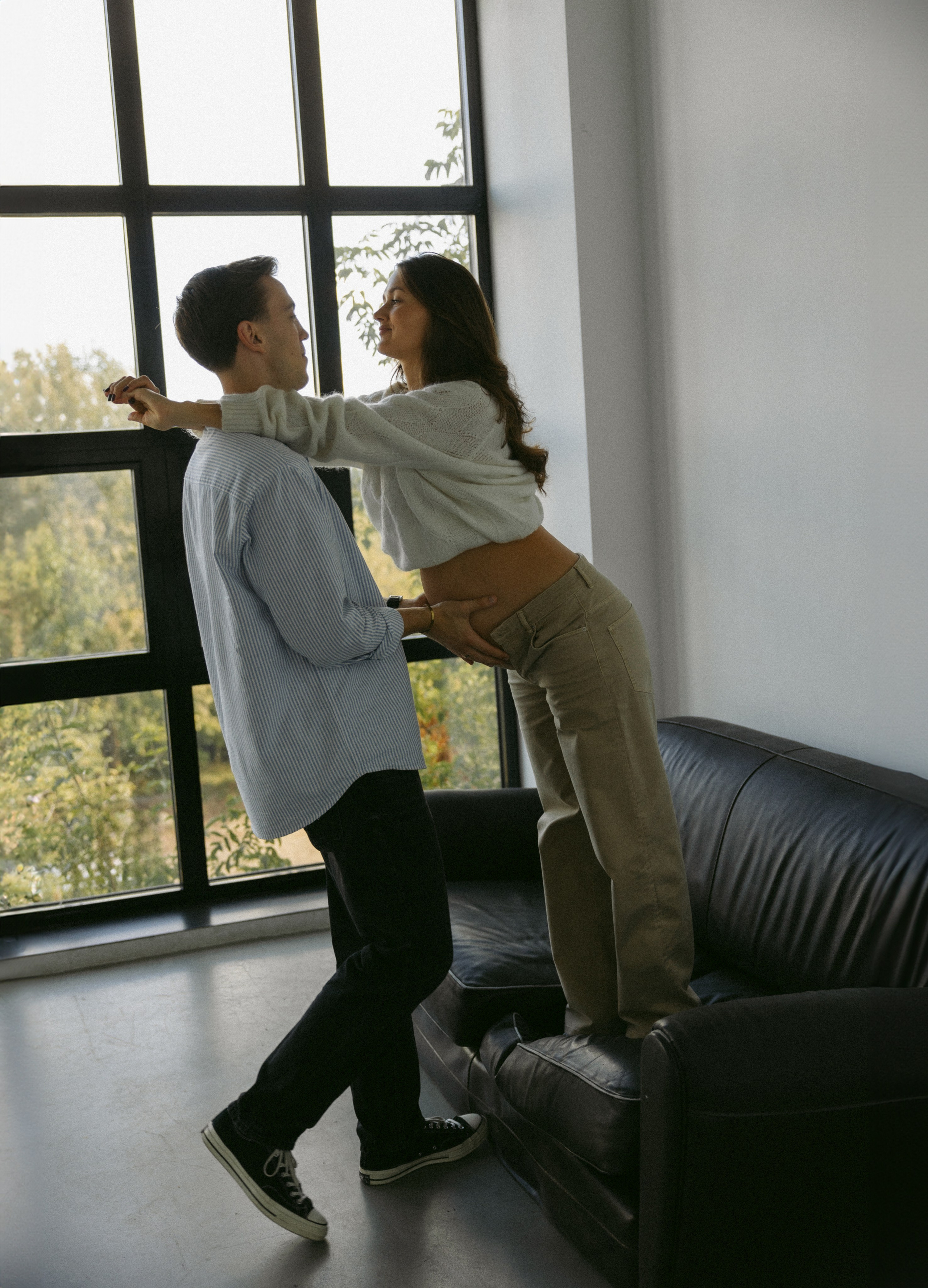 Ieva ir Žilvinas | Moderni laukimo fotosesija studijoje. Vestuvių ir šeimų fotografė Lena Bondarenko / belove photo