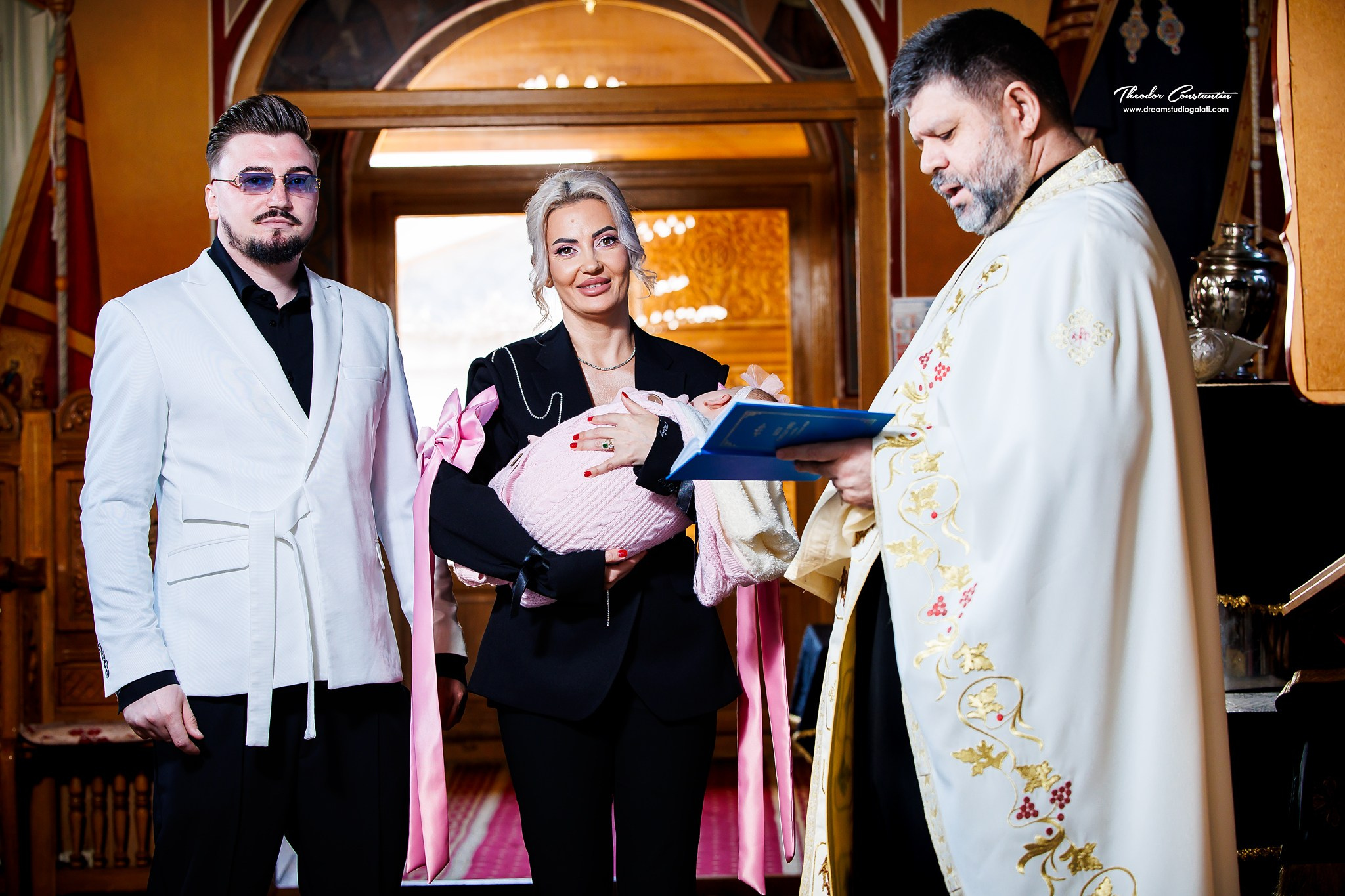 Botez. Dream Studio Galați – ședințe foto profesionale pentru familie, portrete și evenimente