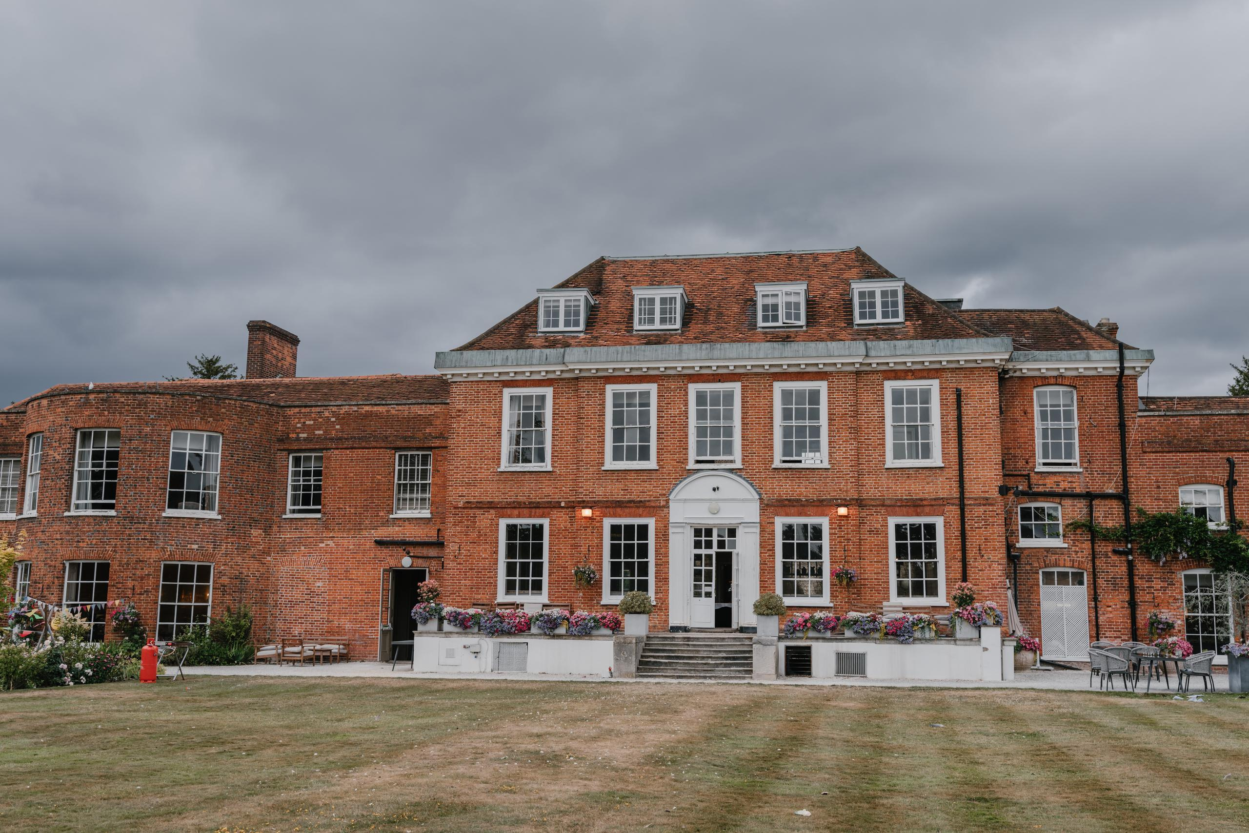 Stoke Place Hotel wedding day. London Wedding Photographer|Natasha Ferreira