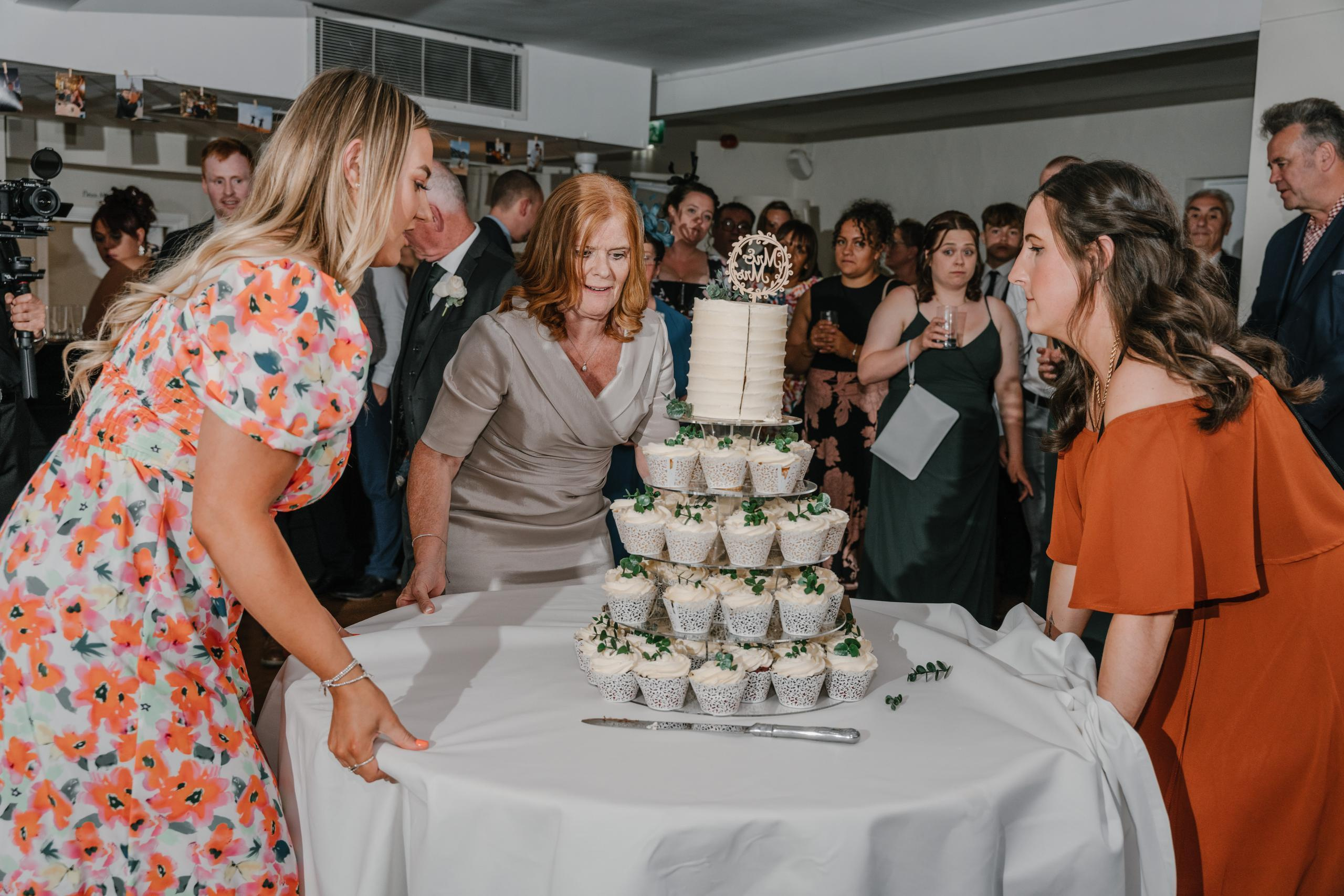 Stoke Place Hotel wedding day. London Wedding Photographer|Natasha Ferreira