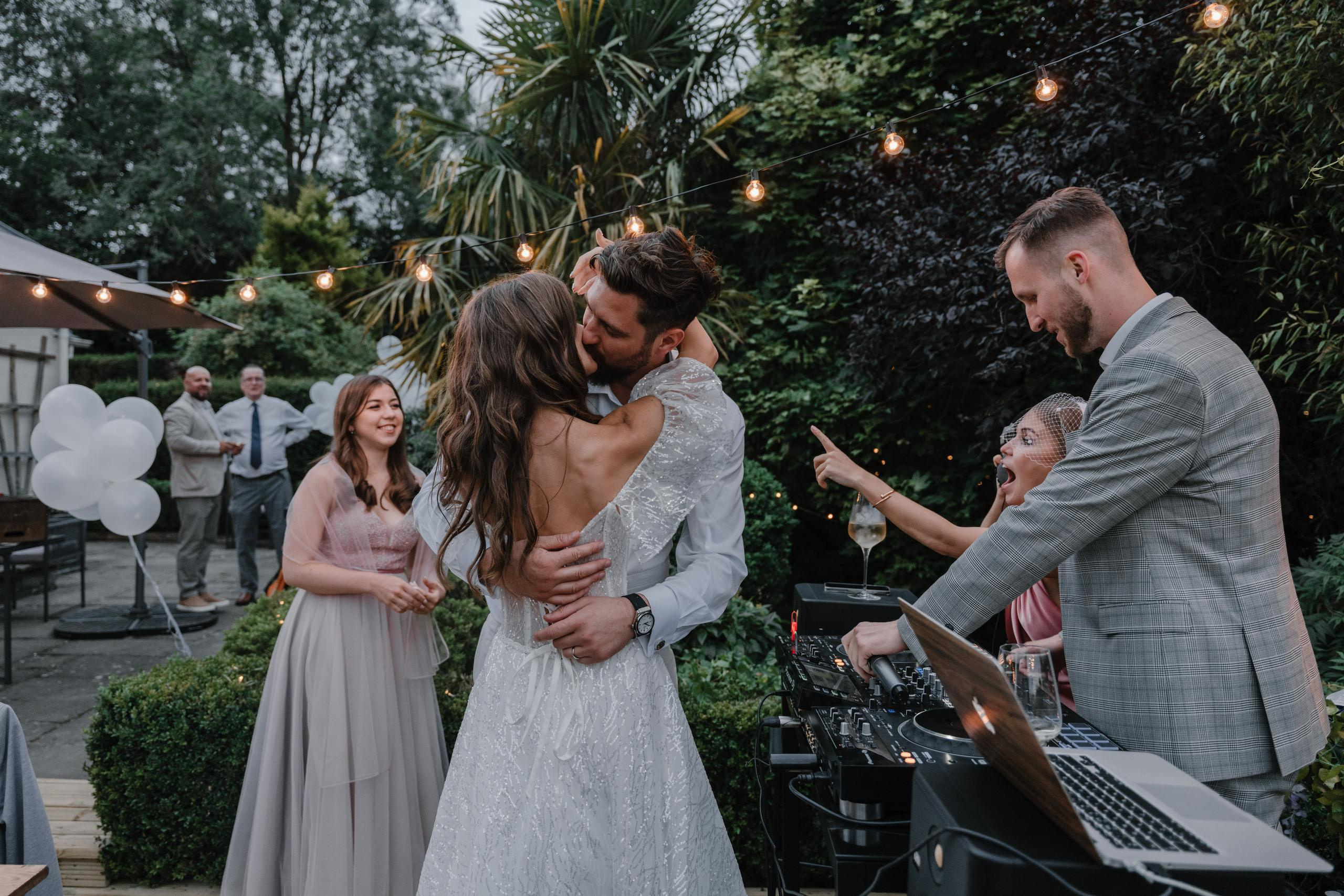 Intimate wedding day at Hertfordshire. London Wedding Photographer|Natasha Ferreira