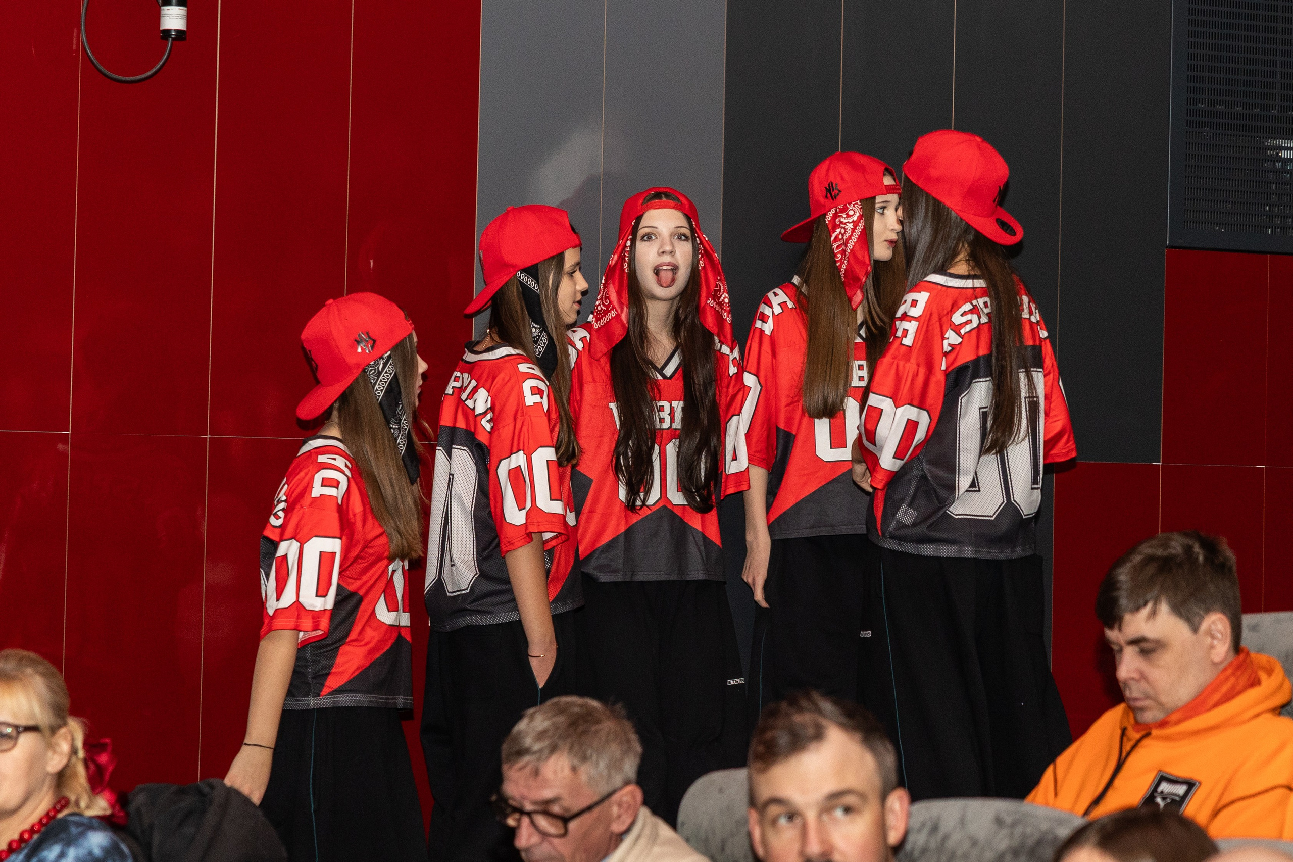 LEO DANCE SHOW WINTER 2025. Семейный и детский фотограф в Варшаве Мила Бобровская