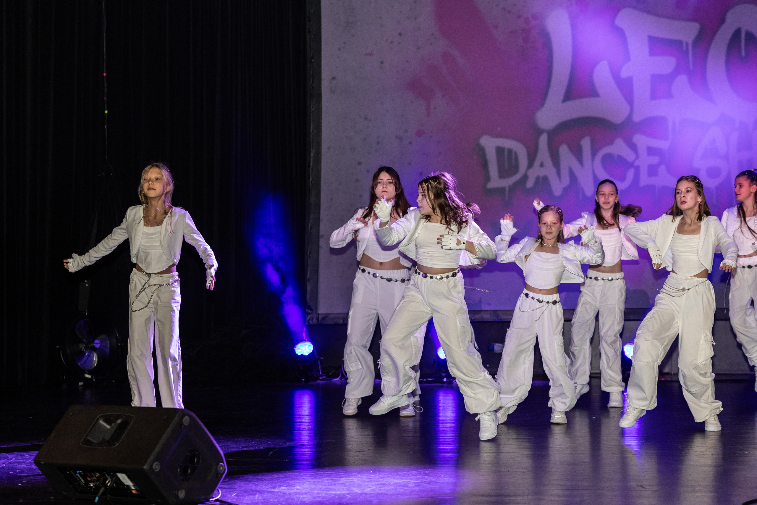 LEO DANCE SHOW WINTER 2025. Семейный и детский фотограф в Варшаве Мила Бобровская