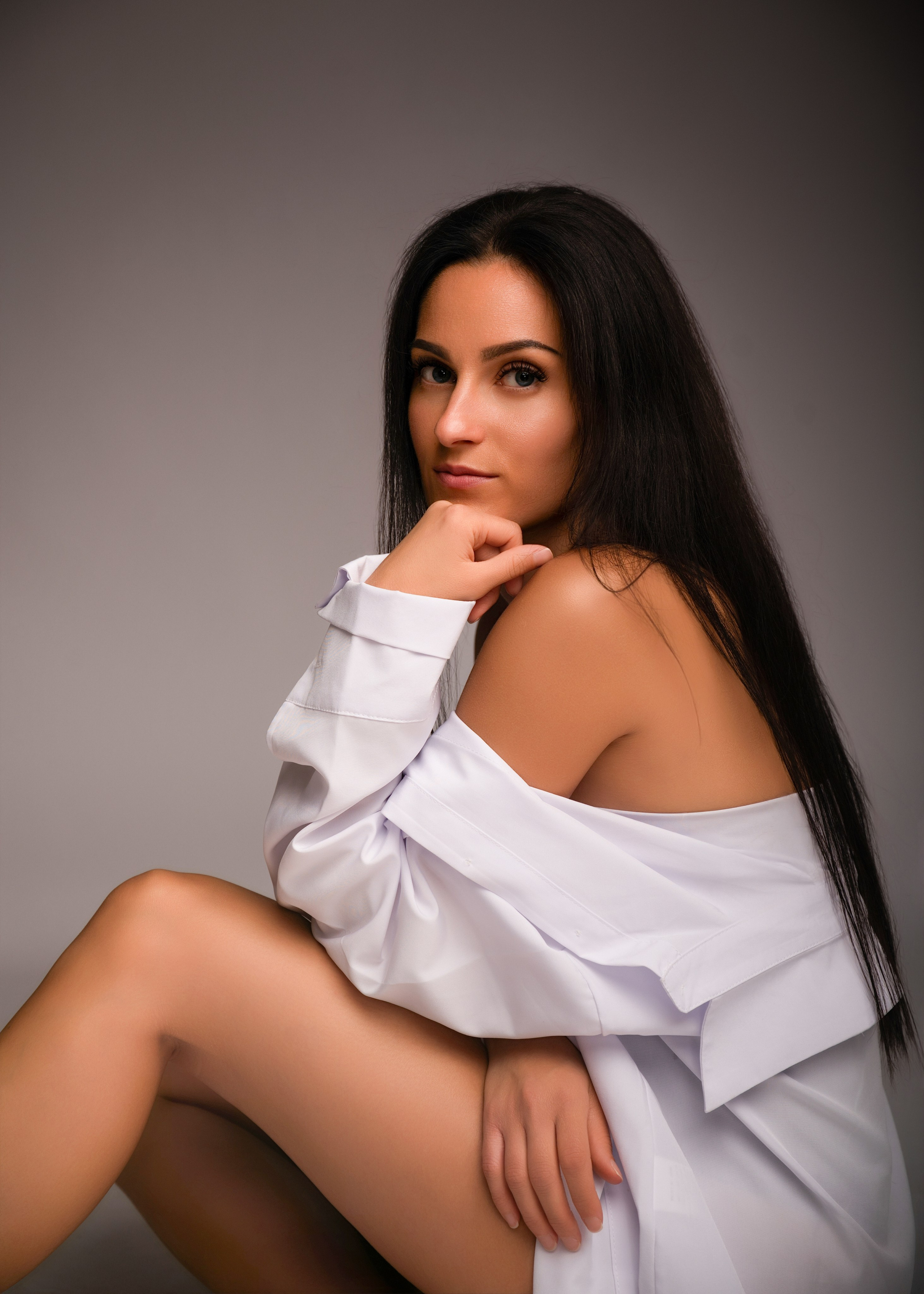 Women Portraits. Home