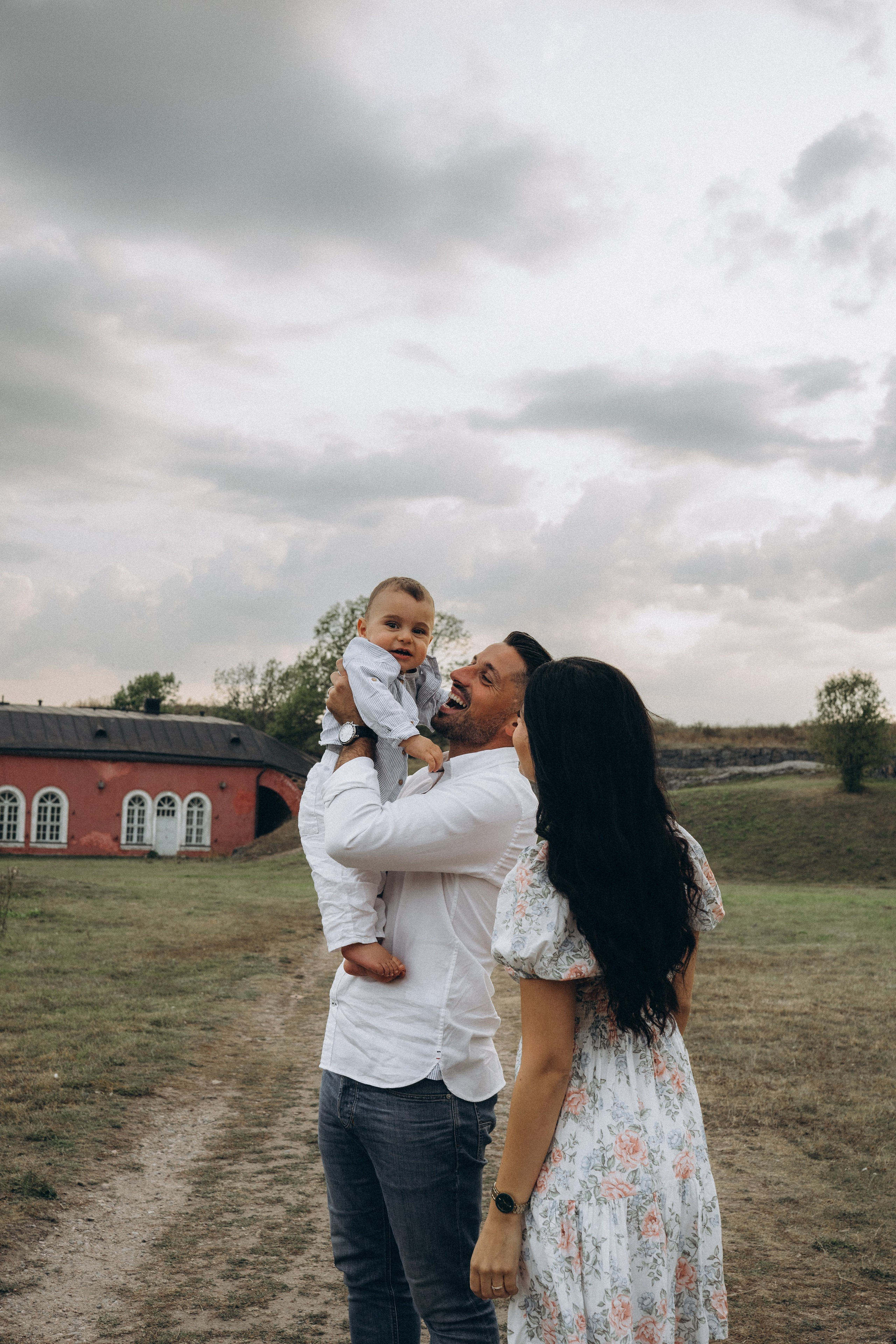 Summer. Wedding and potrait photographer in Helsinki Vickan O