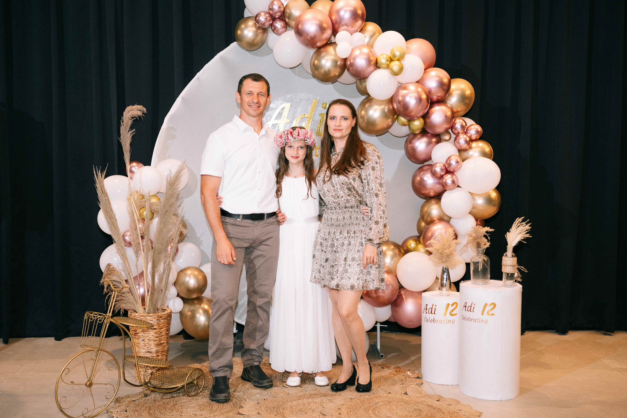 PARTY WITH FRIENDS. Https://shi-photo.com/