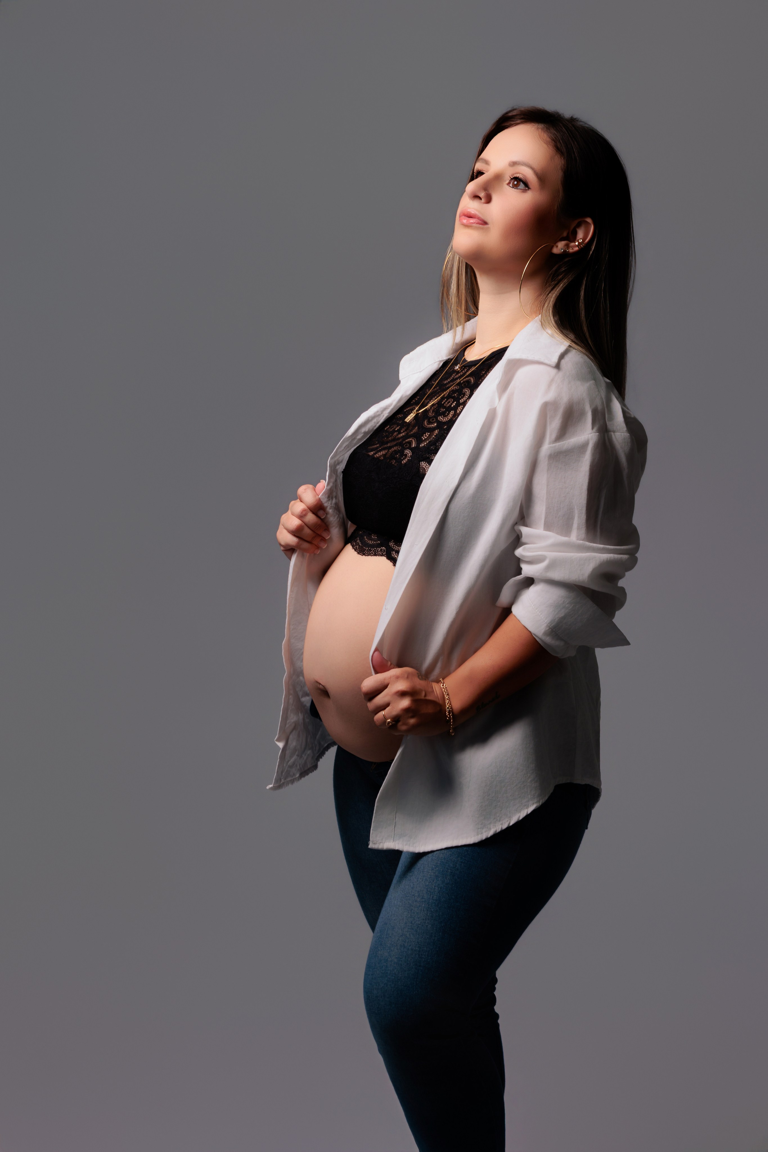 Ensaio gestante com estilo minimalista em Indaial Timbó e Blumenau