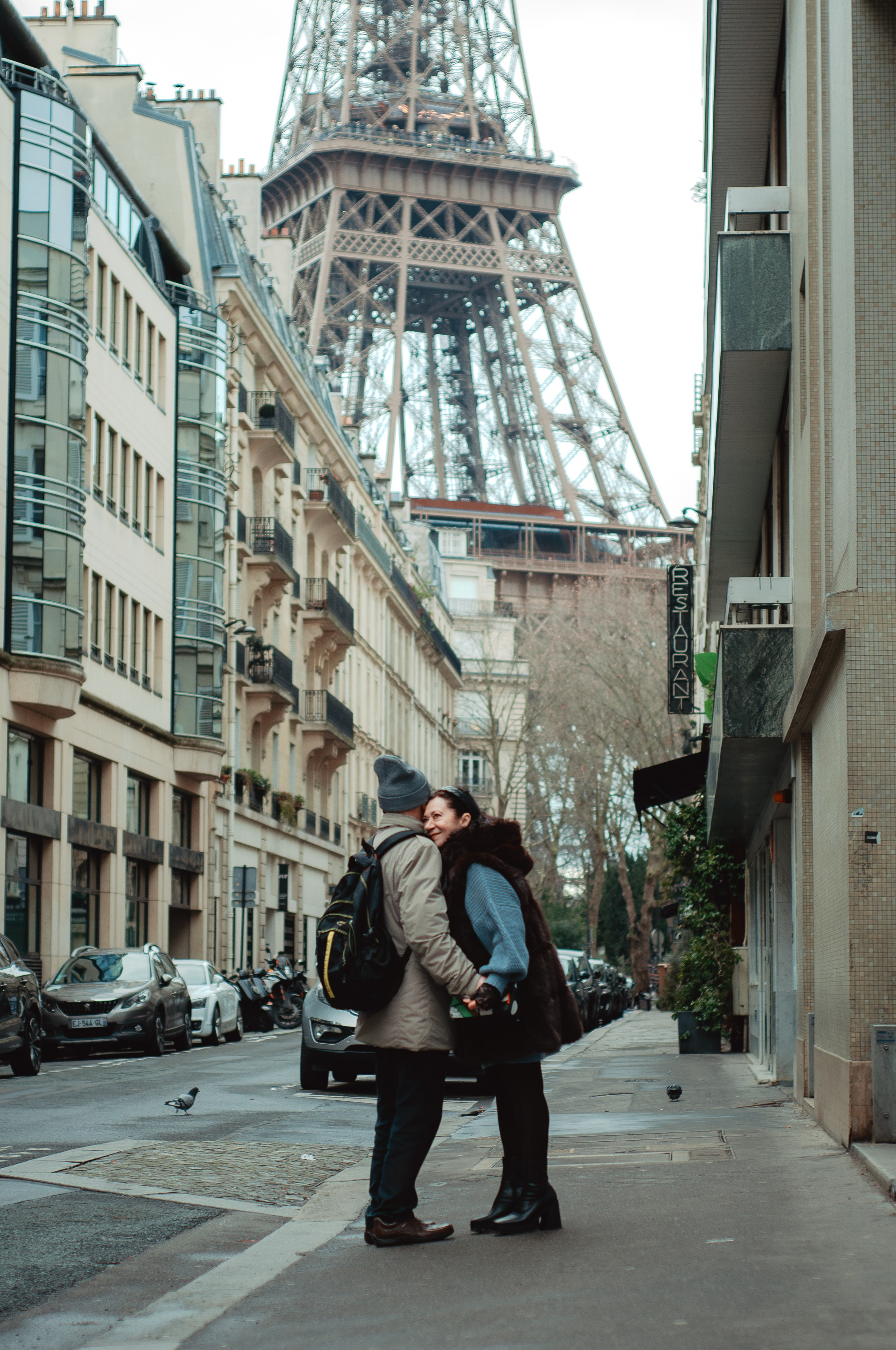 Photoshoot in Paris for the elderly couple. Paris photographer — Polina Osipova
