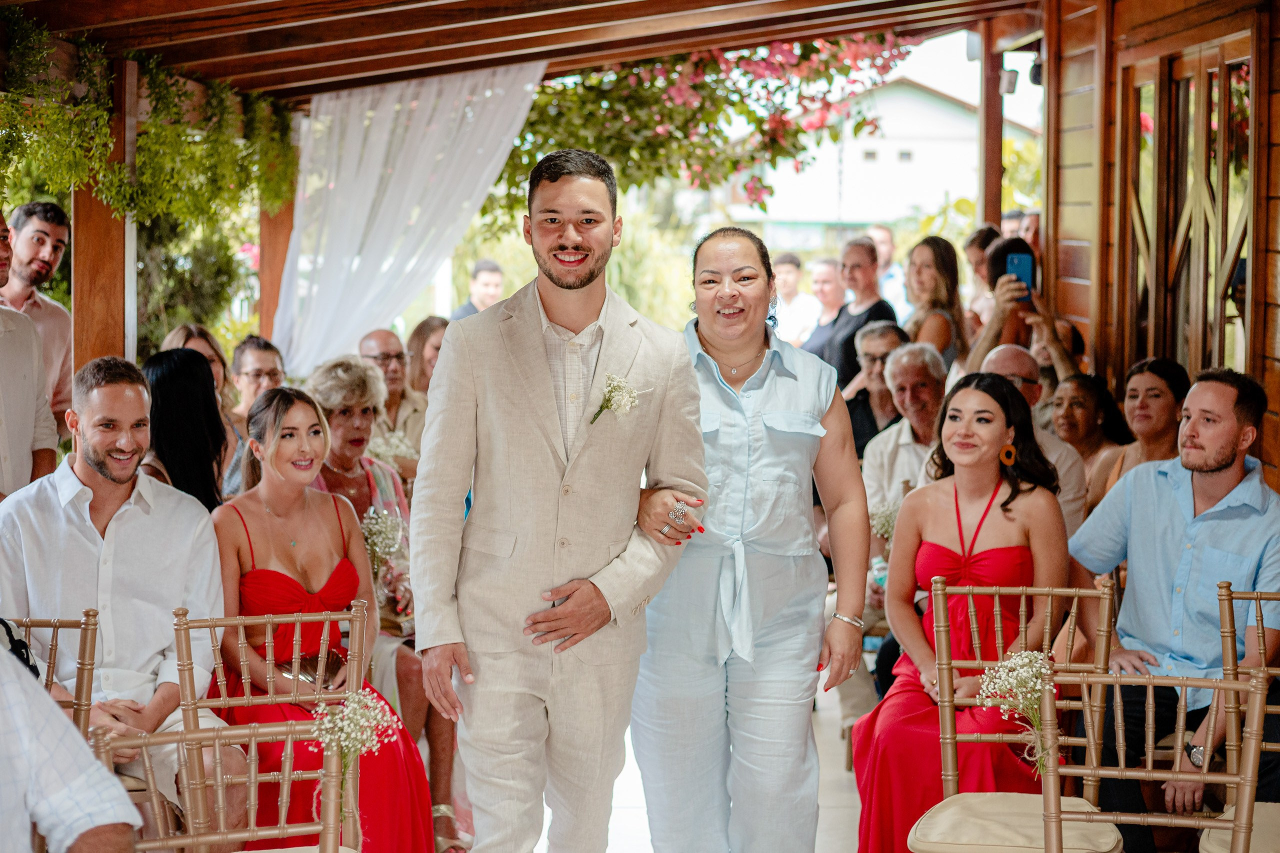 Cerimônia de casamento intimista em Bombinhas — Sarah e Eduardo