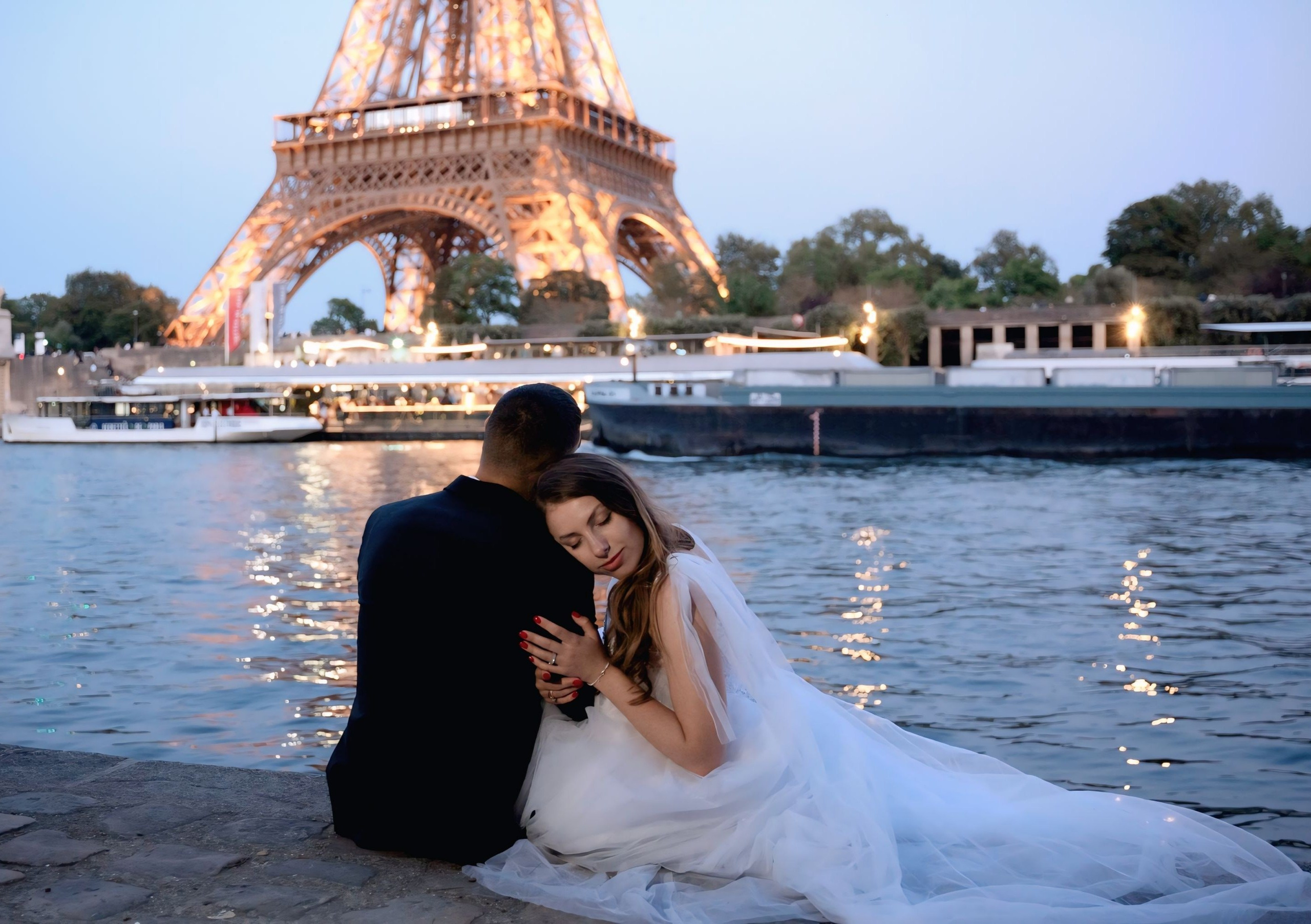 Wedding and proposal photoshoot in Paris. Alina Tagzieva- a photograper in Paris