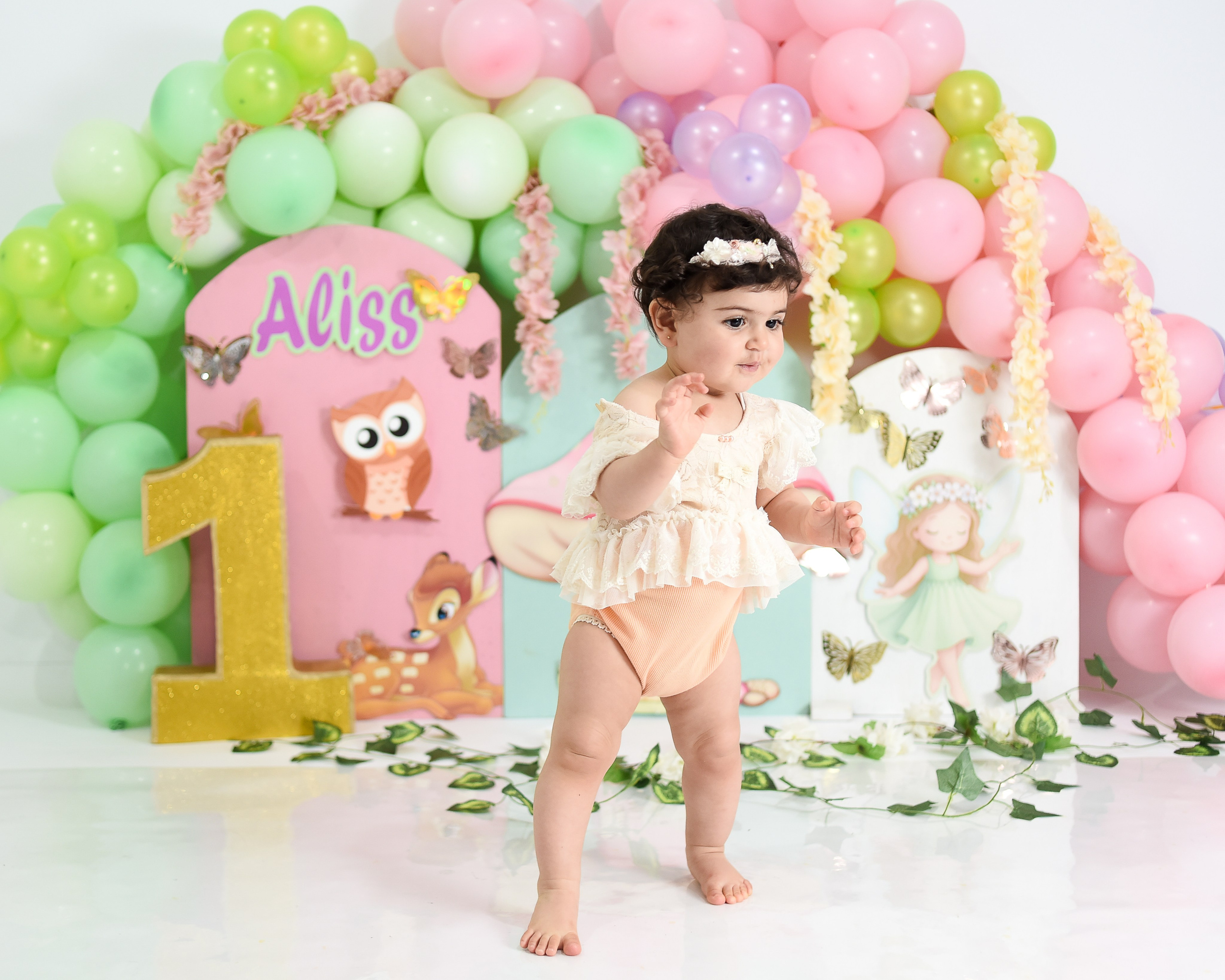 Sesión 1er año de Aliss. Temática: Bosque encantado. Fotografo de casamiento en misiones y fotógrafo de familia  Posadas