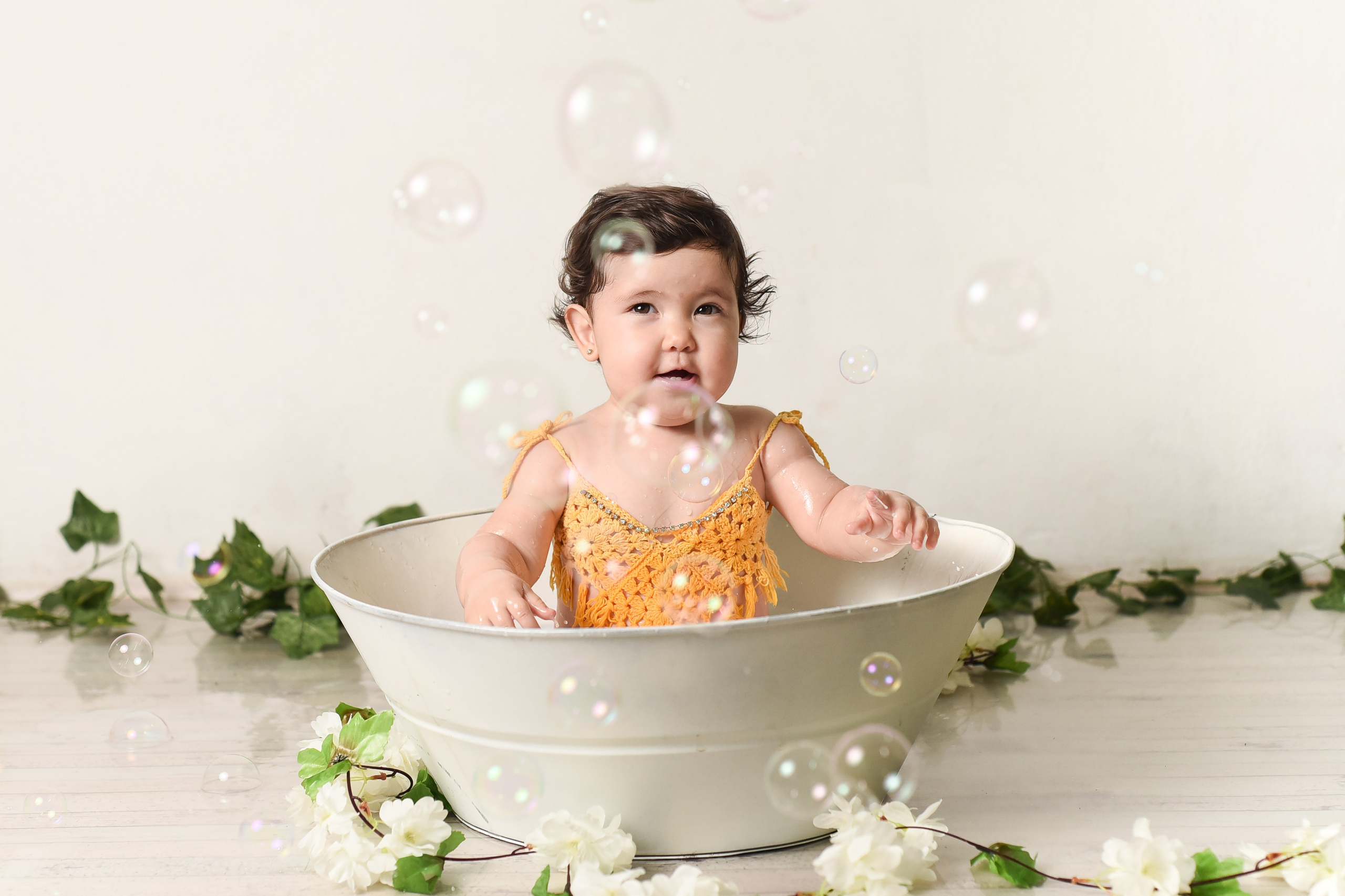 Sesión 1er añito de Juli. Temática: Abejita de Plim Plim +  Mini Sesión Navideña. Fotografo de casamiento en misiones y fotógrafo de familia  Posadas