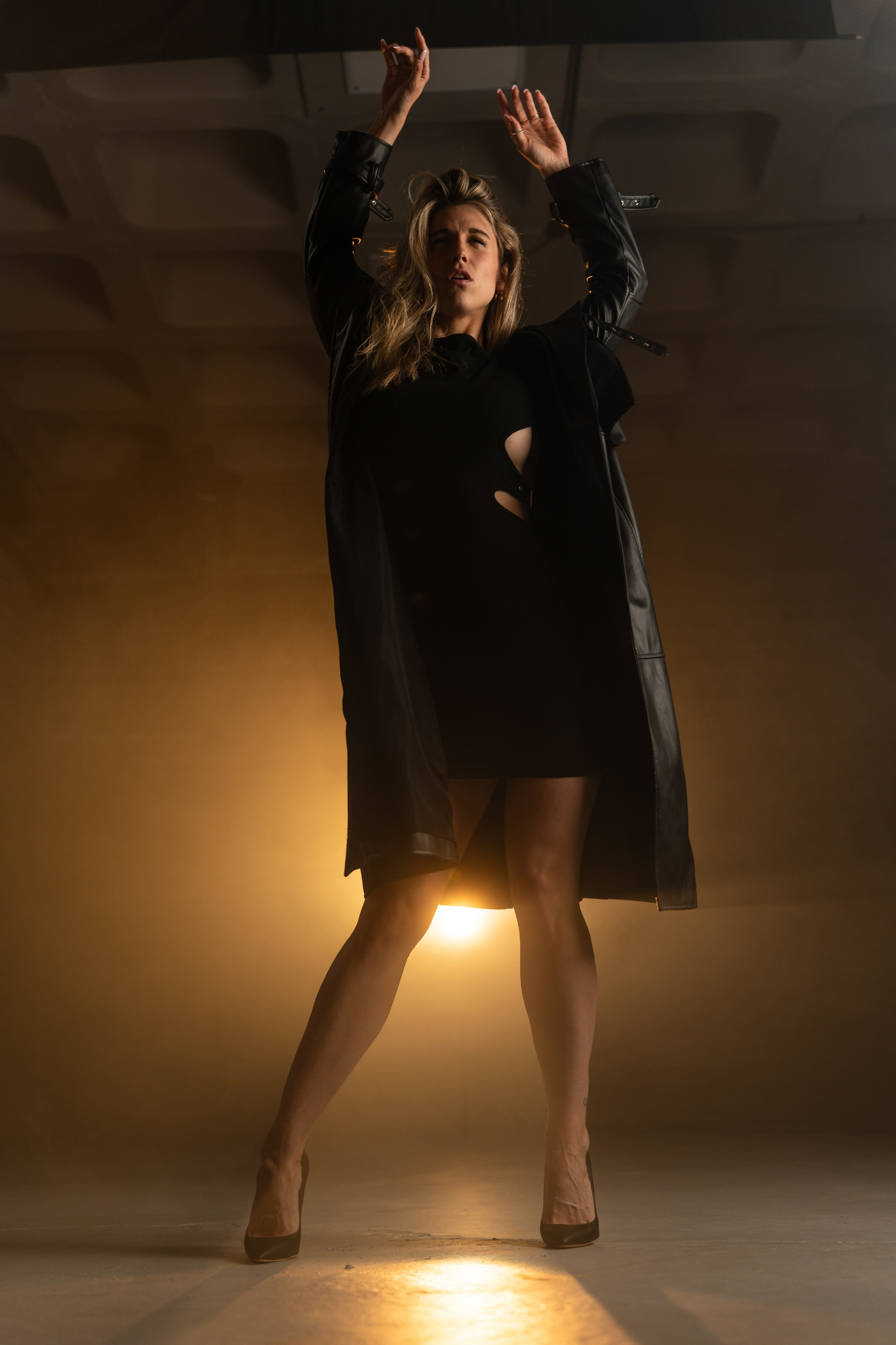 „Kölsch&Shoot“ in Cologne w/ Lisa (Set #4). URBANSTREETFILES.ART