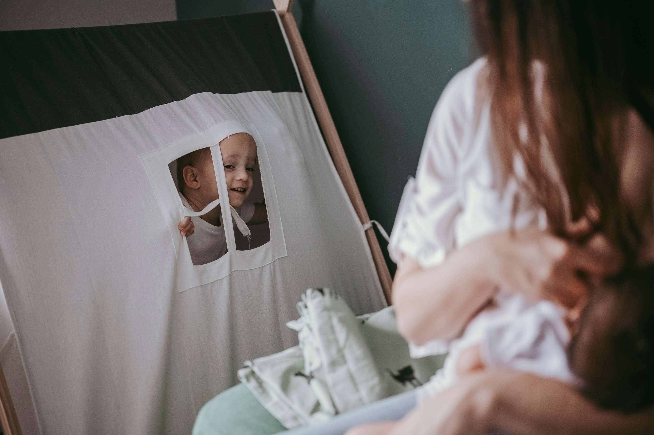 Sonja, Nikola, Lazar i Luka / porodicno fotografisanje kod kuce. Deciji i porodicni fotograf u Beogradu Oksana Skendzic