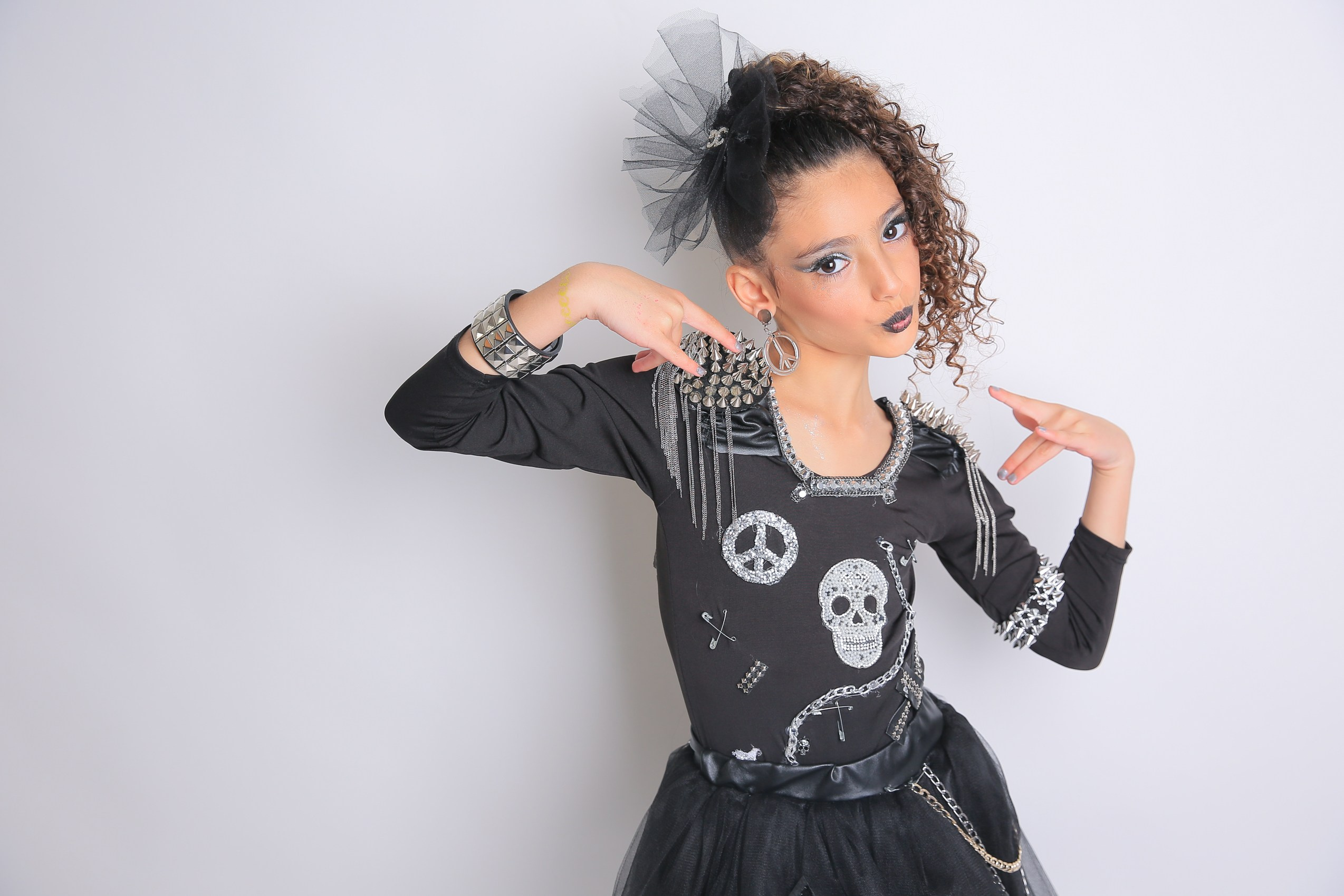 פורים בסטודיו. דף בית