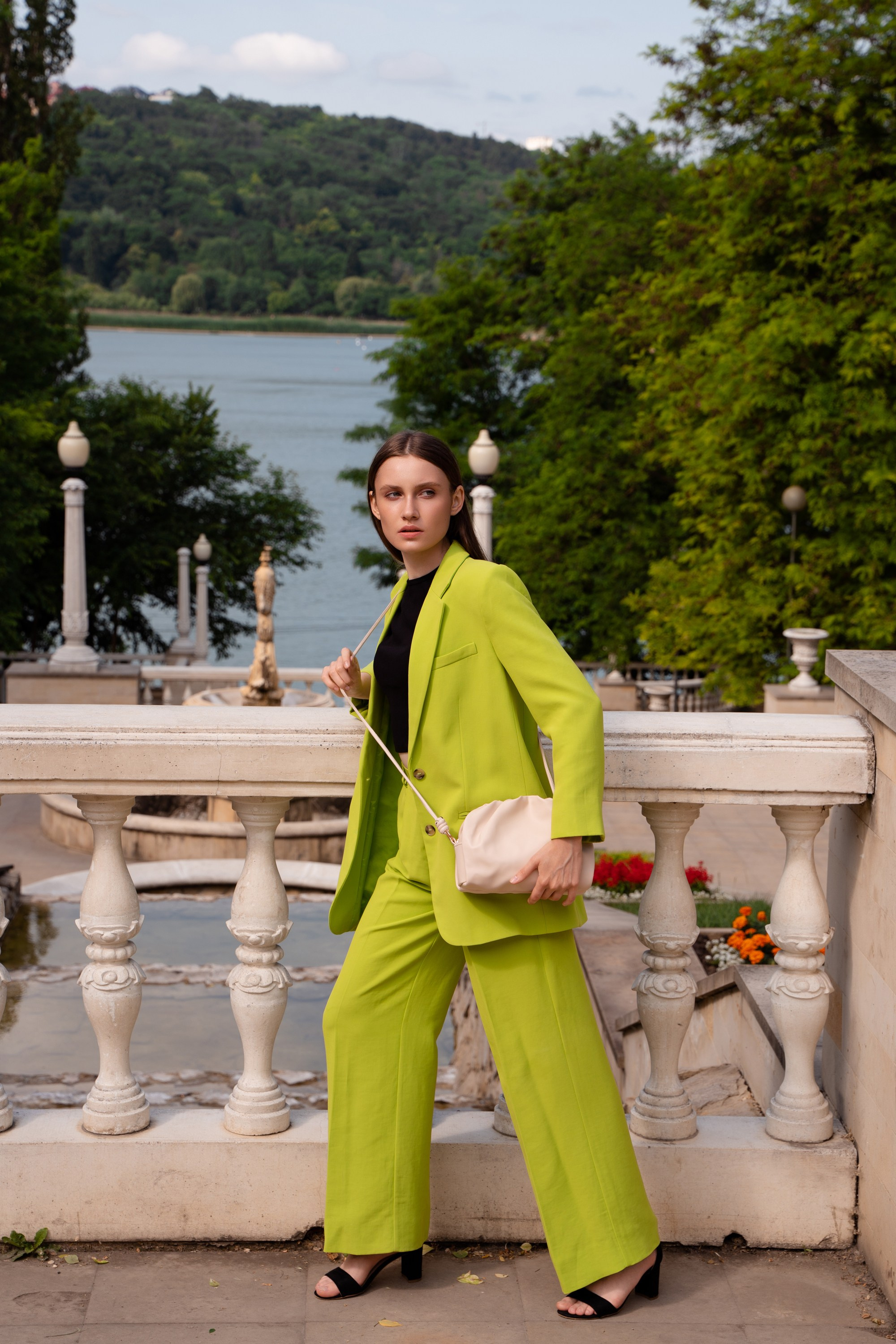 Monreve. Привет