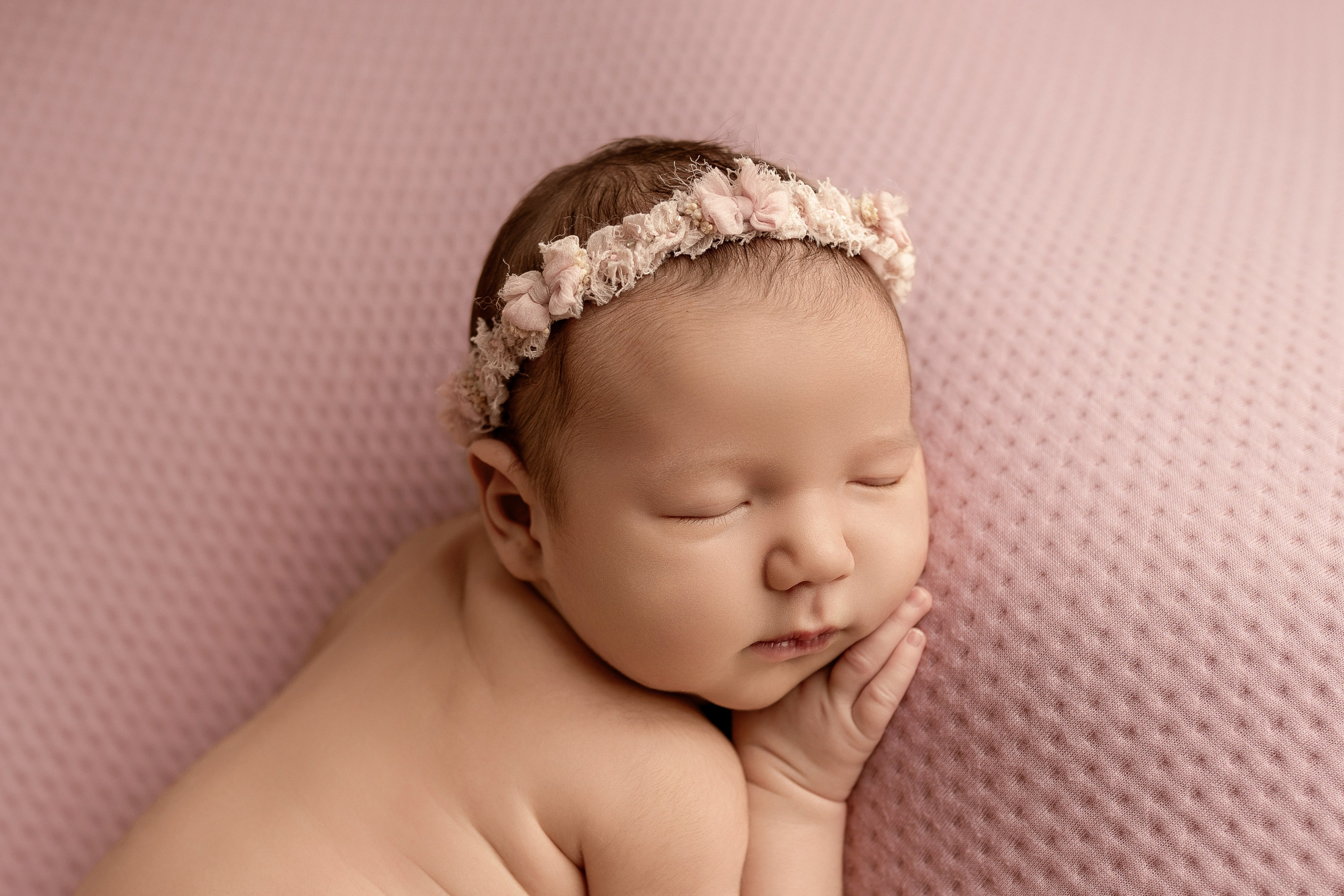 Esu Aleksandra naujagimių ir kudikių fotografė iš Vilniaus