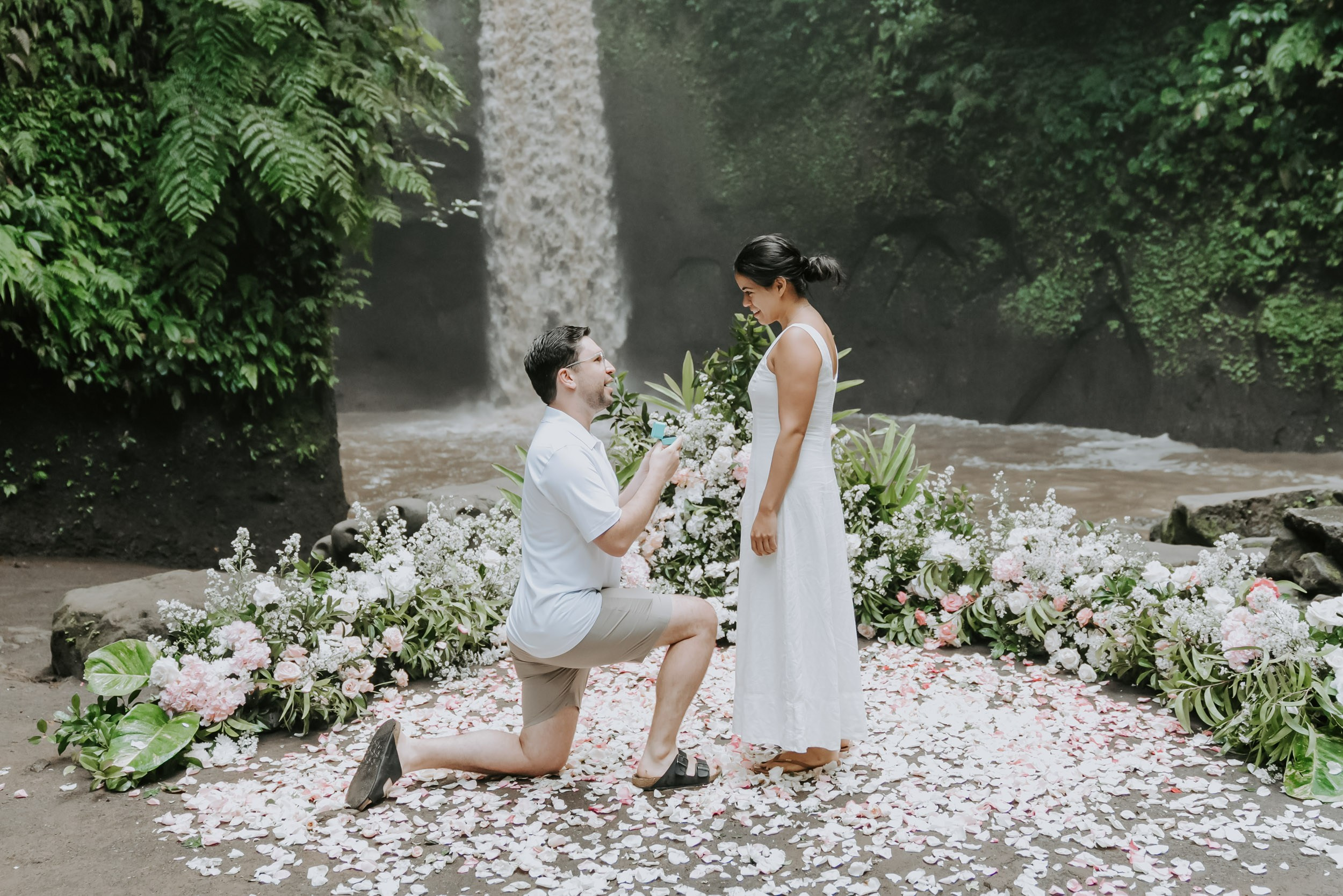 Marriage Proposal. Female Photographer in Bali