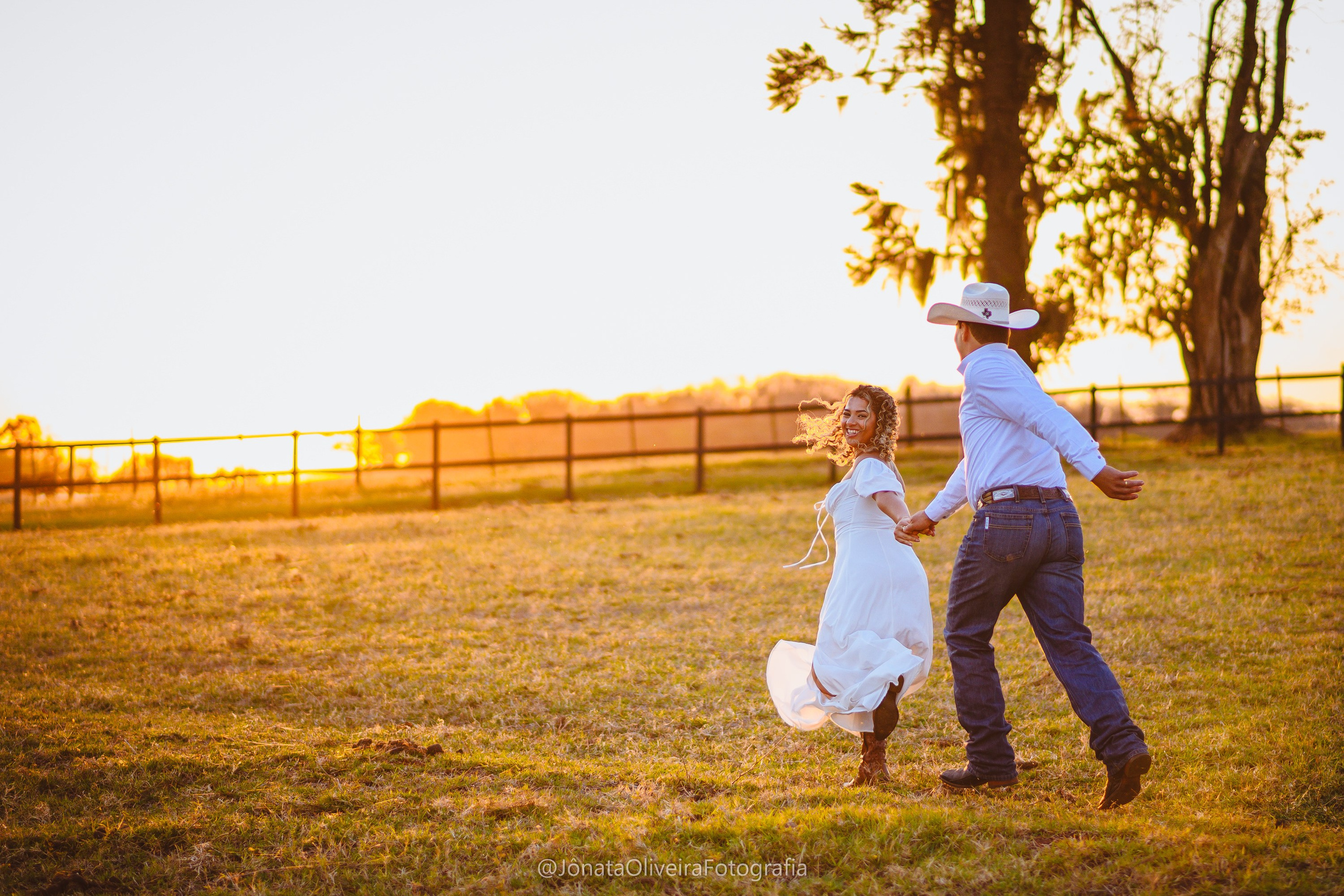 Pre Wedding Luérica e Vinicius. Fotografia de casamentos e ensaios em avaré Jônata Oliveira